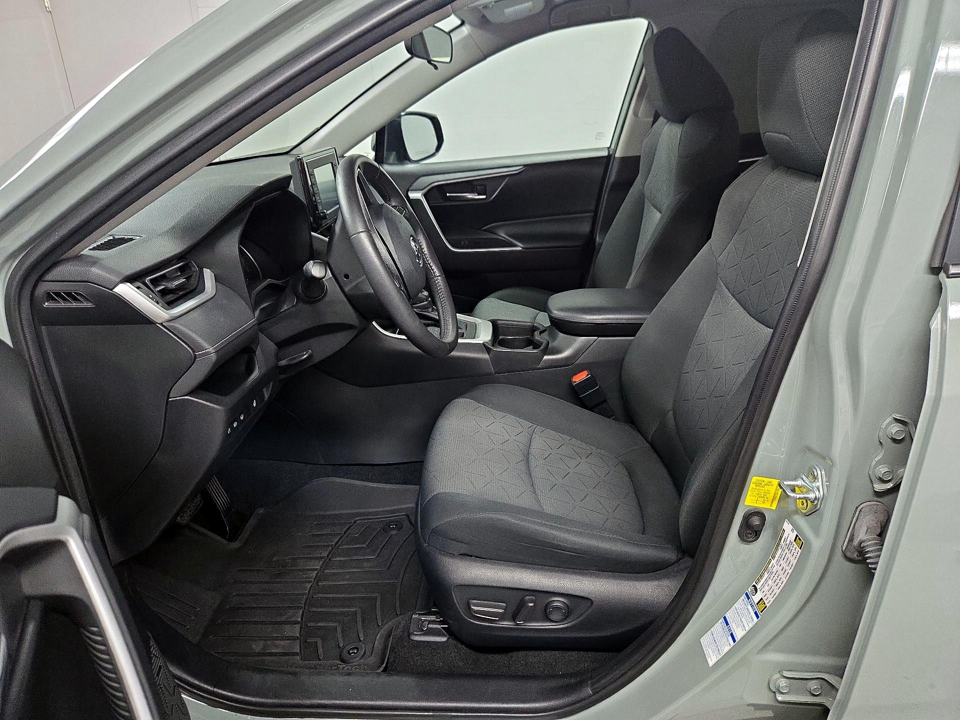 Thumbnail: 2021 Toyota RAV4 - 11