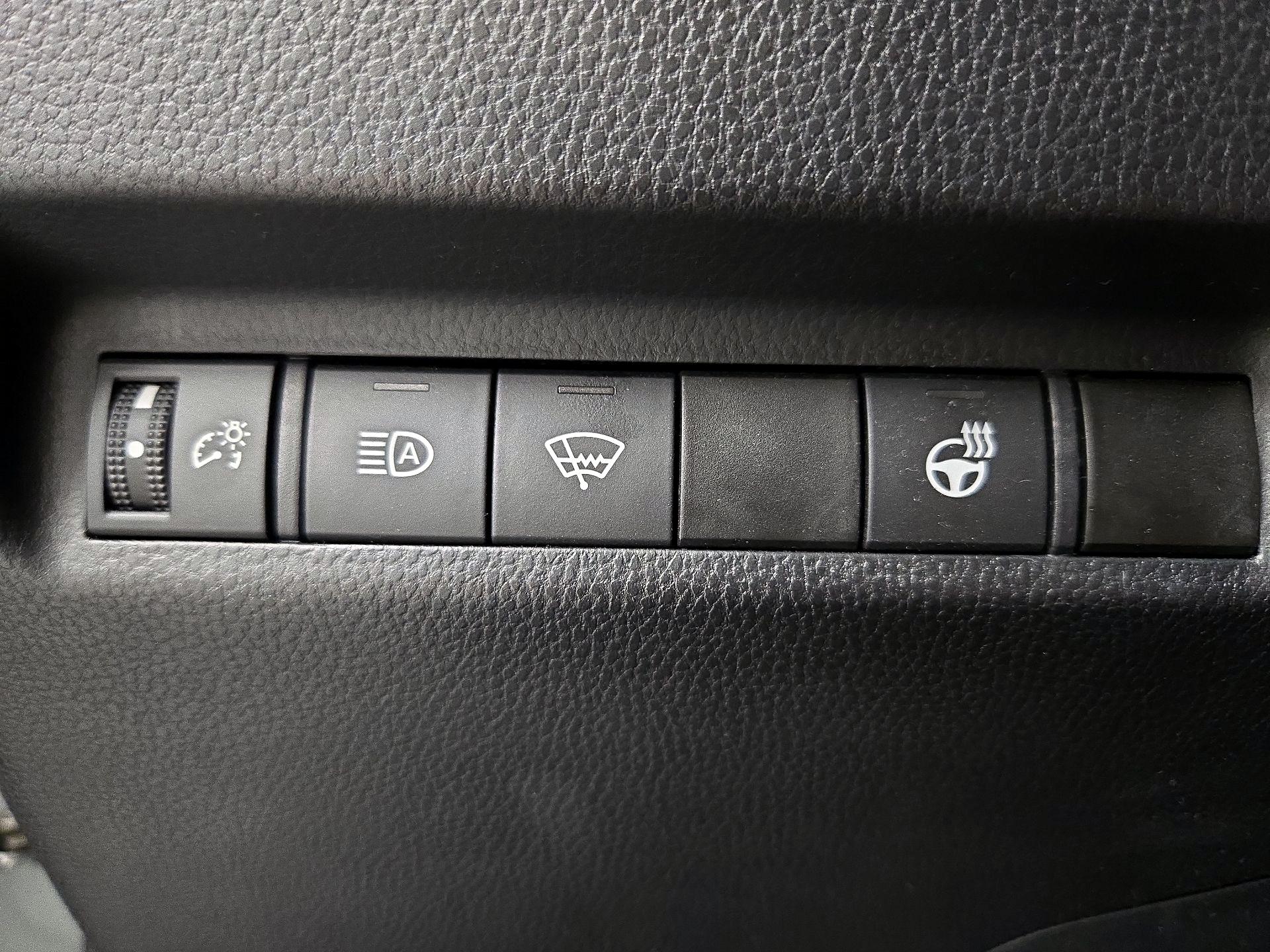 Thumbnail: 2021 Toyota RAV4 - 13