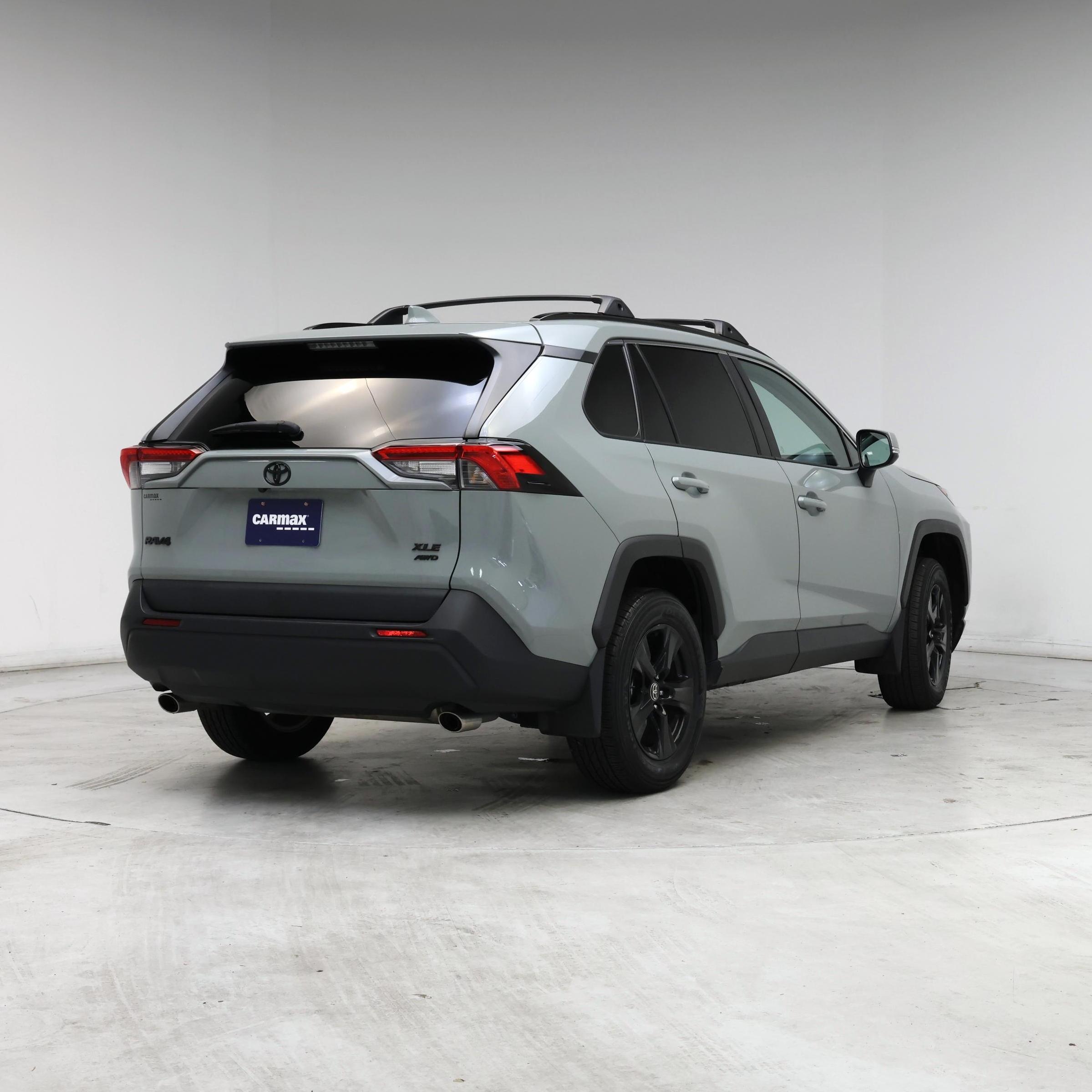 Thumbnail: 2021 Toyota RAV4 - 8