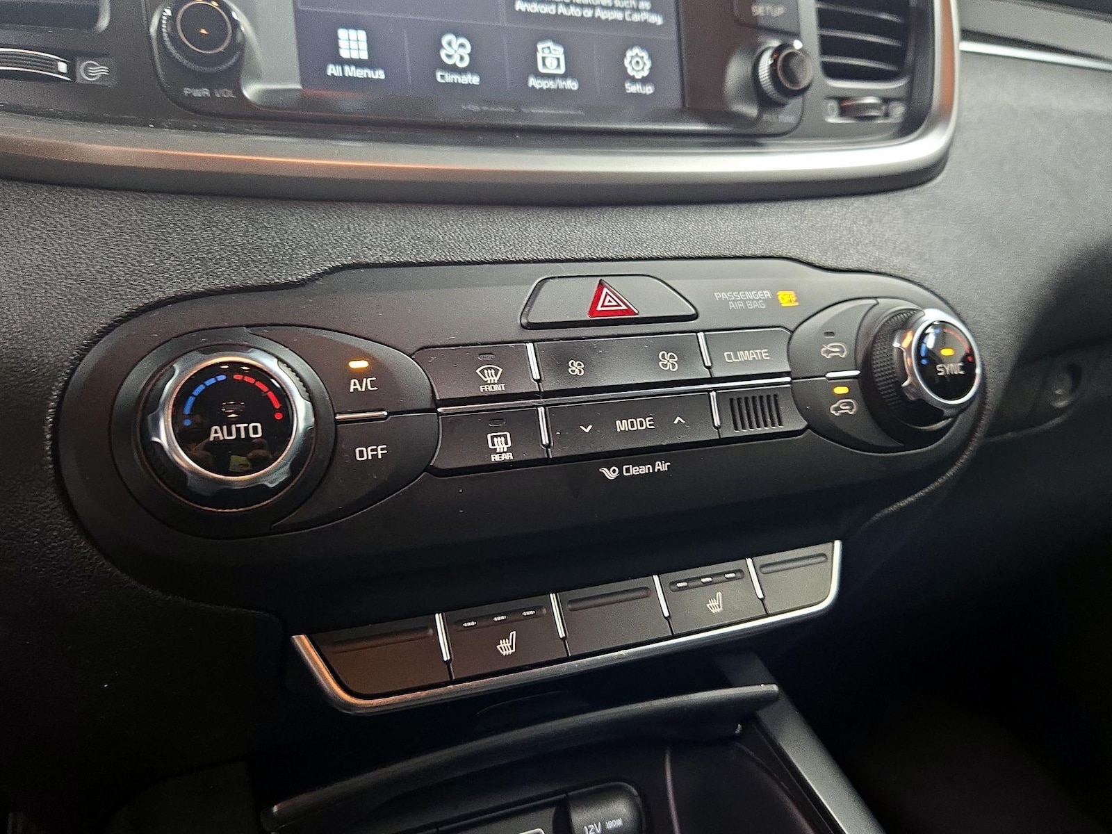 2018 Kia Sorento LX - Photo 17