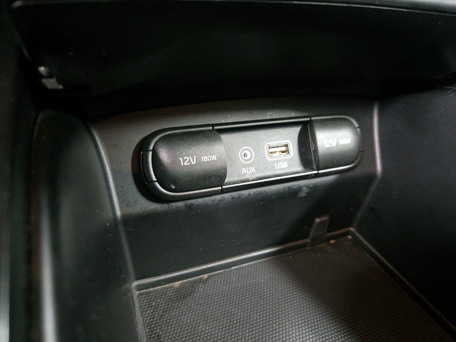 2018 Kia Sorento LX - Photo 19