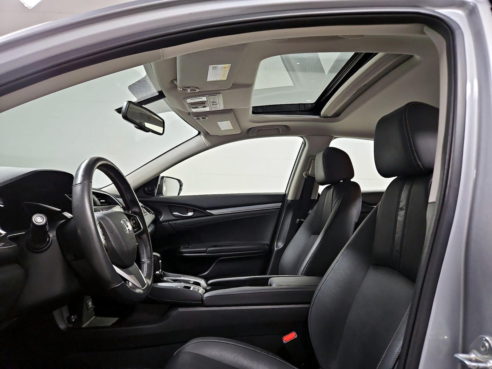 Sunroof(s) & Overhead Airbags