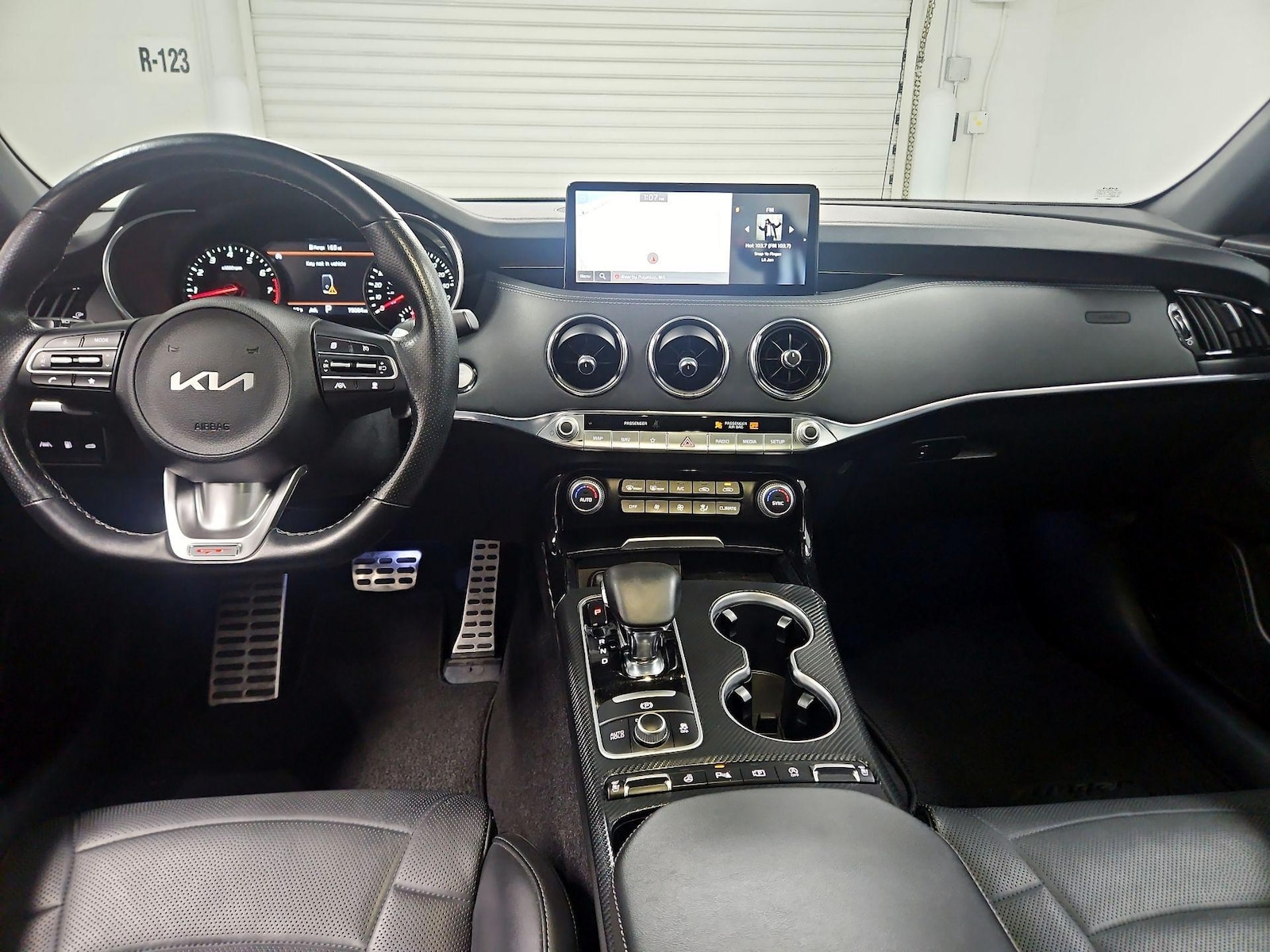 2022 Kia Stinger GT2 - Photo 10