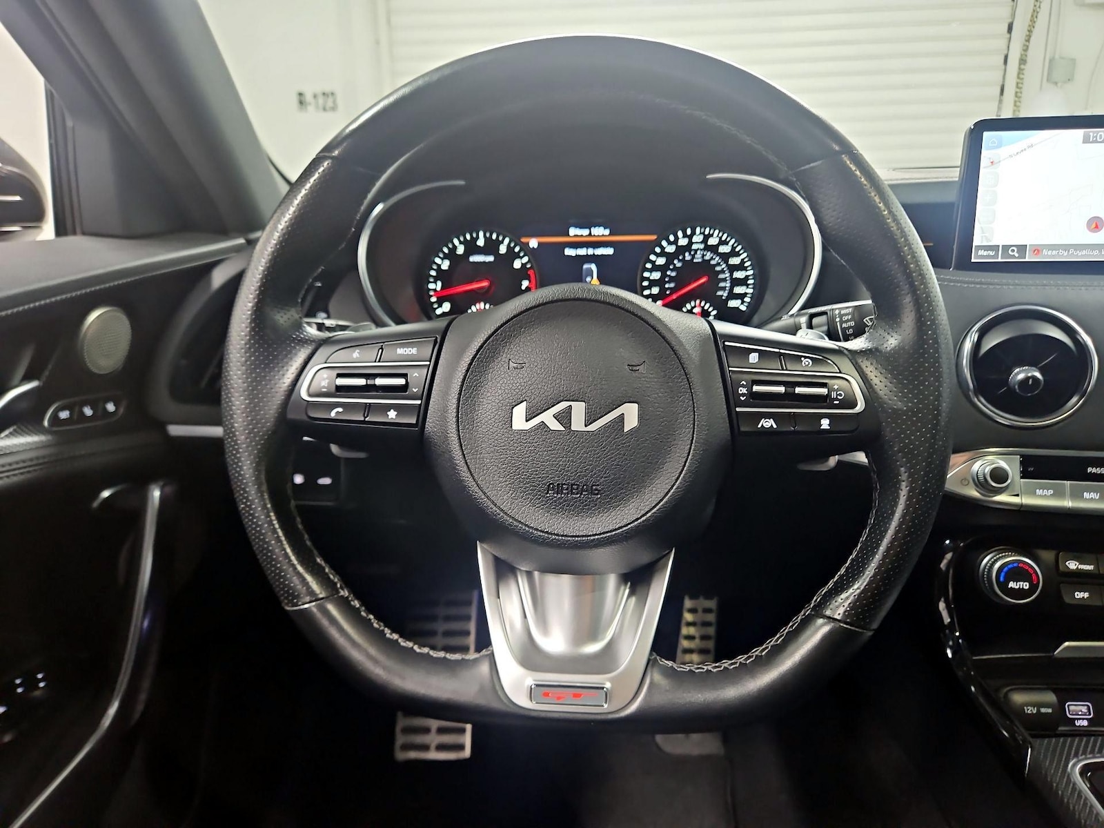 2022 Kia Stinger GT2 - Photo 11