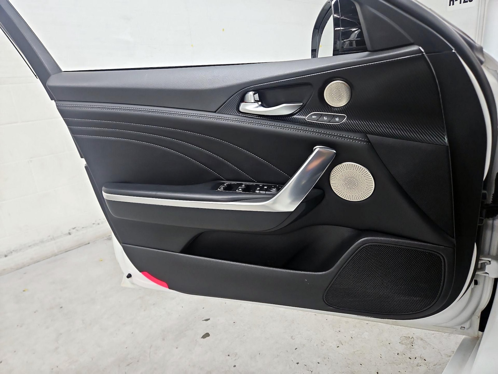 2022 Kia Stinger GT2 - Photo 13