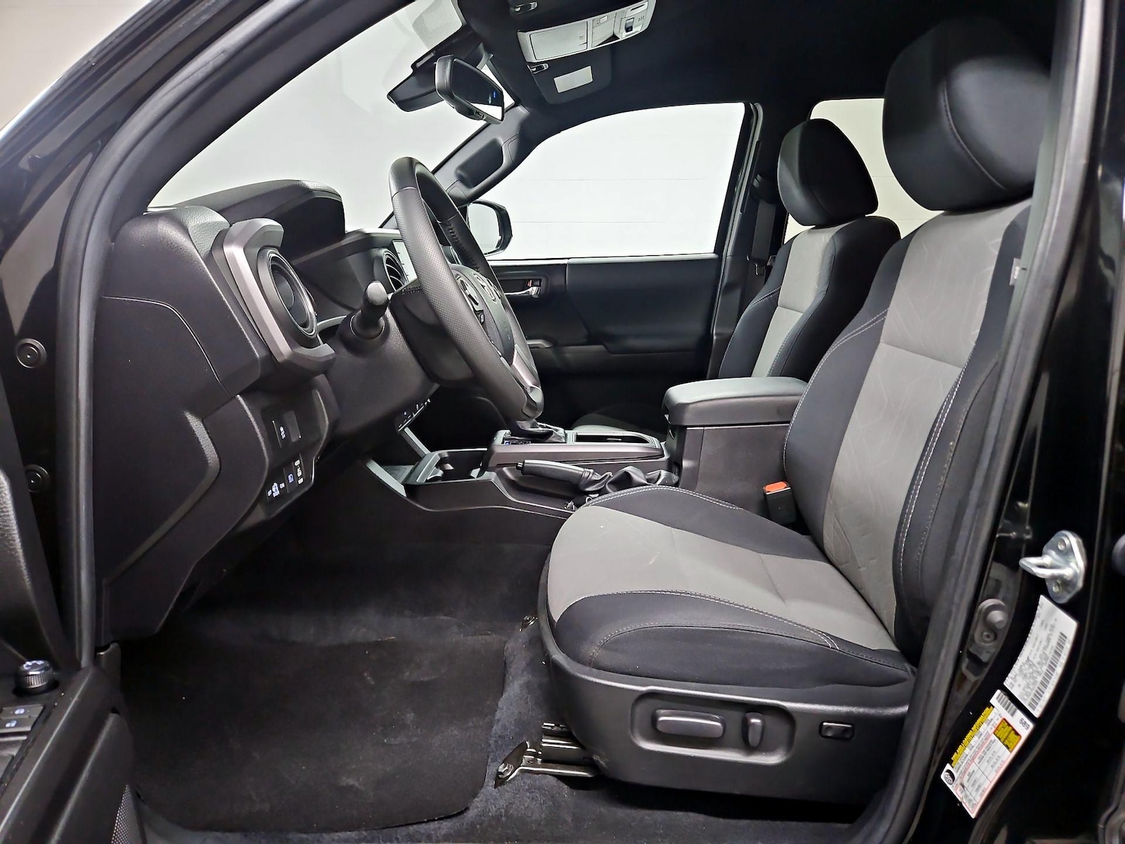 Power Seat(s) & Side Airbags