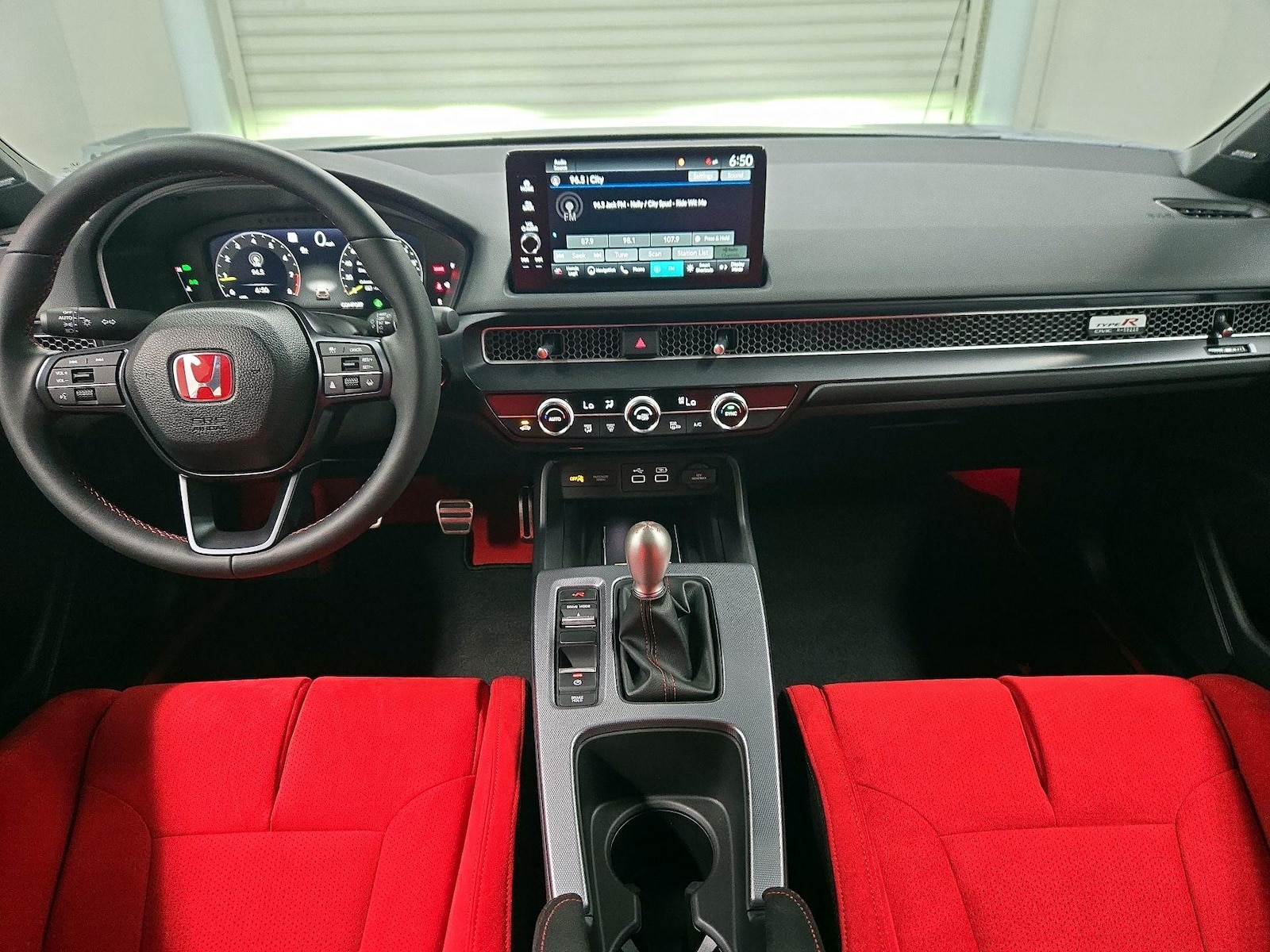 Apple CarPlay® & Android Auto™