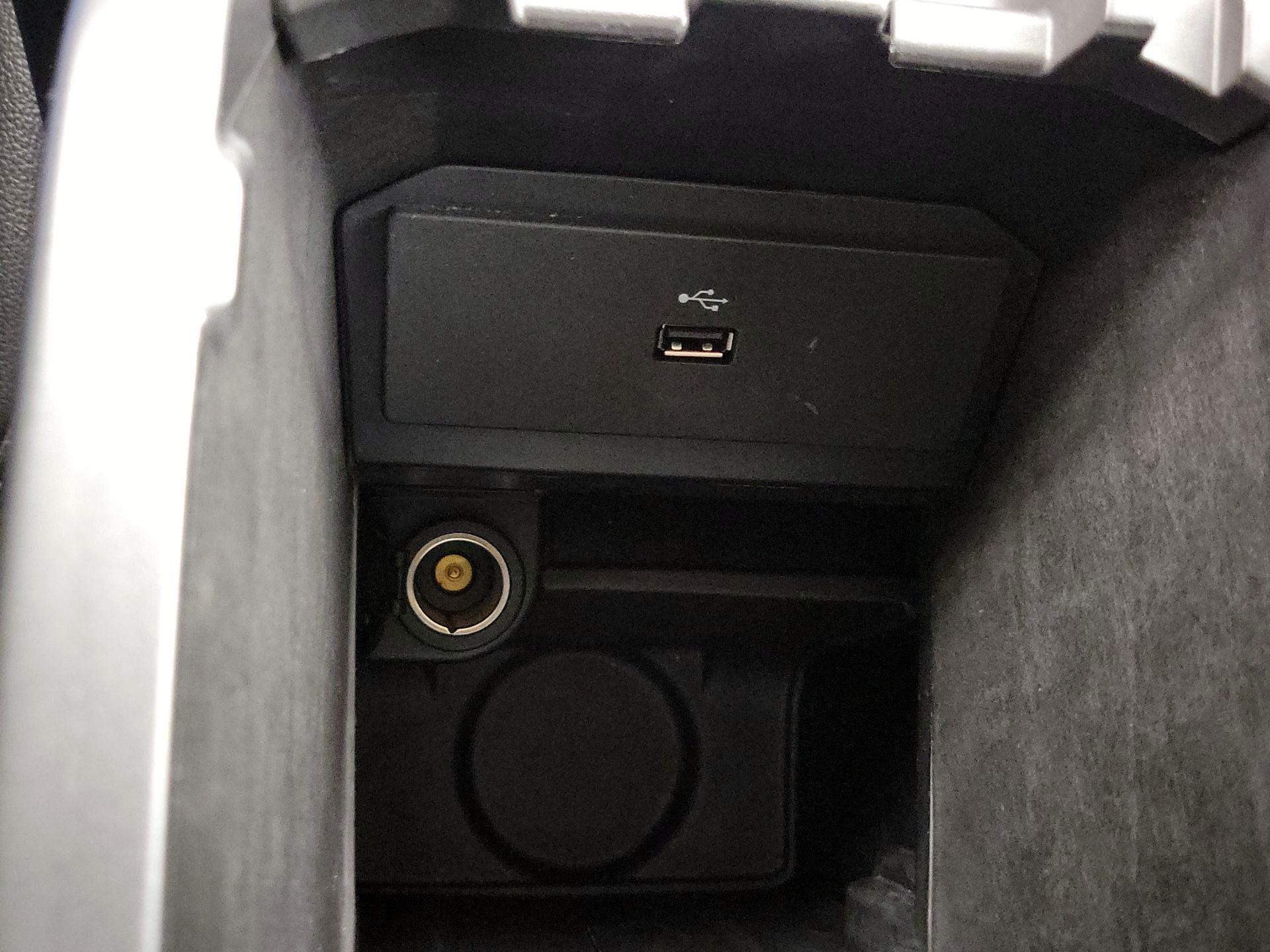 Thumbnail: 2017 Ford C-Max - 18