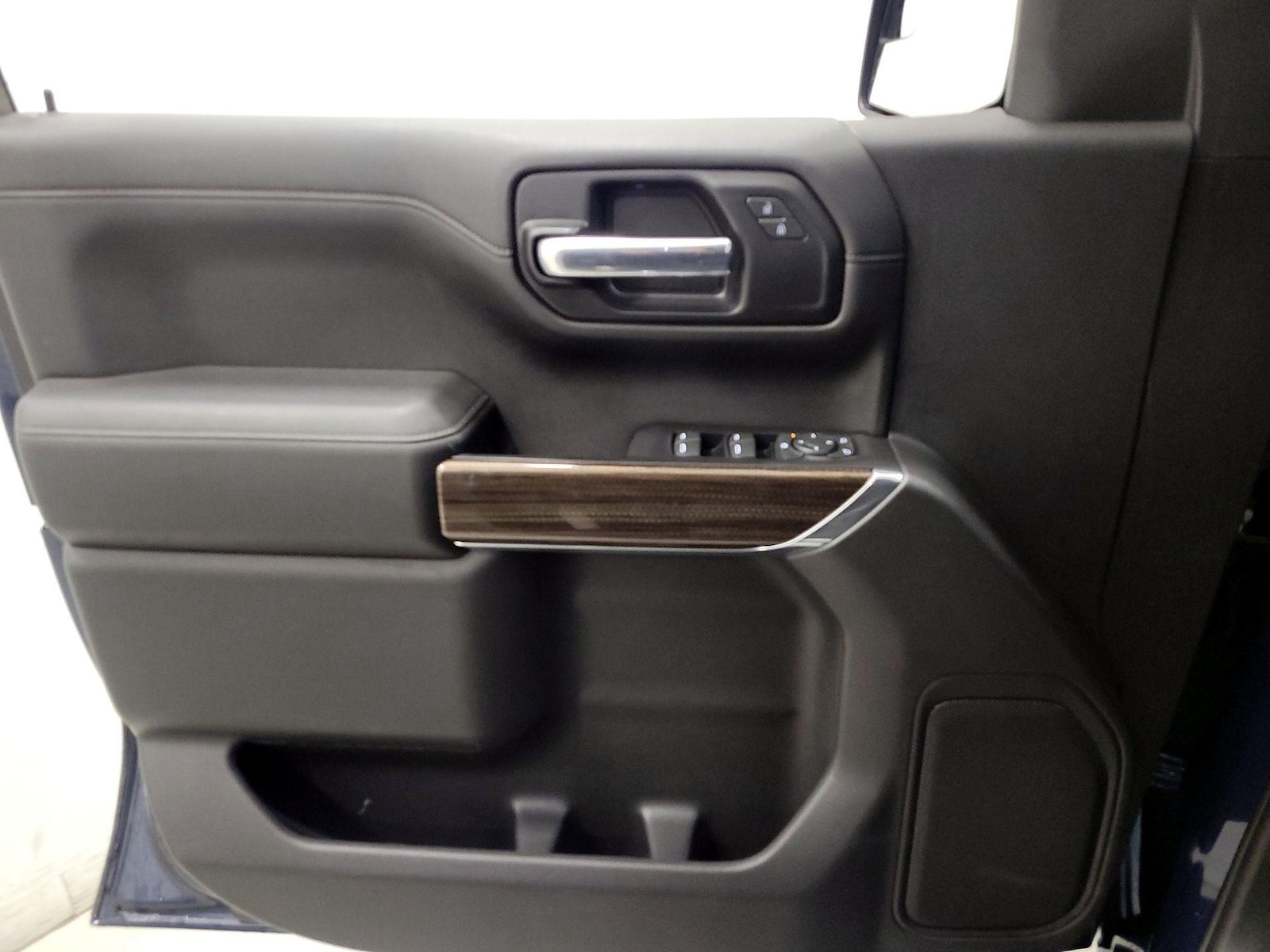 2020 Chevrolet Silverado 1500 LT - Photo 11