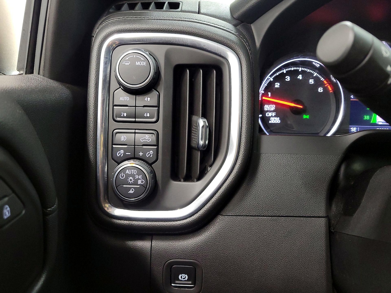 2020 Chevrolet Silverado 1500 LT - Photo 12