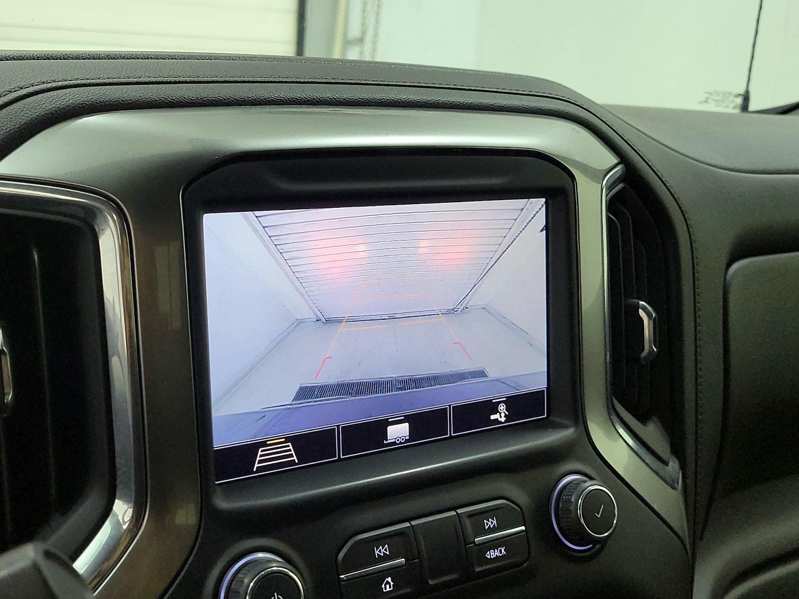 2020 Chevrolet Silverado 1500 LT - Photo 13