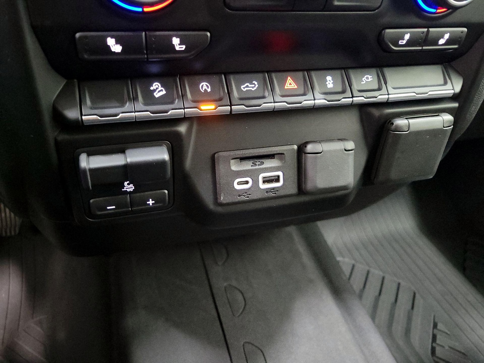 2020 Chevrolet Silverado 1500 LT - Photo 17