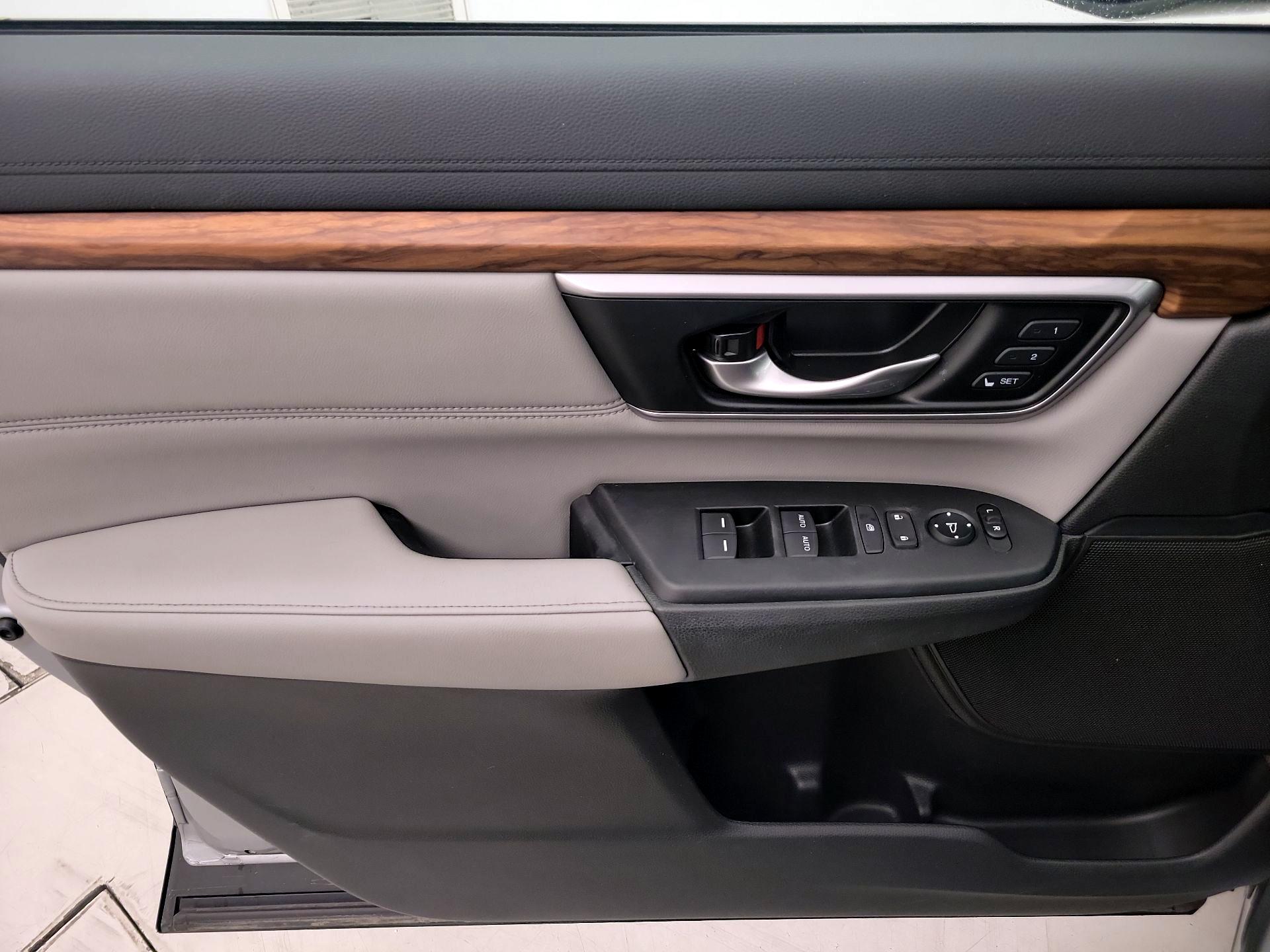 Thumbnail: 2017 Honda CR-V - 12