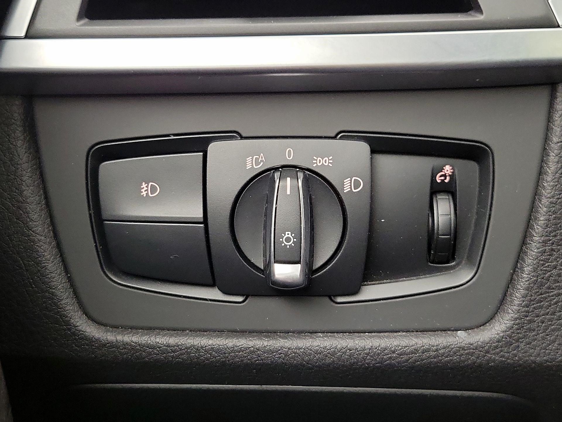 Thumbnail: 2016 BMW 3 Series - 13