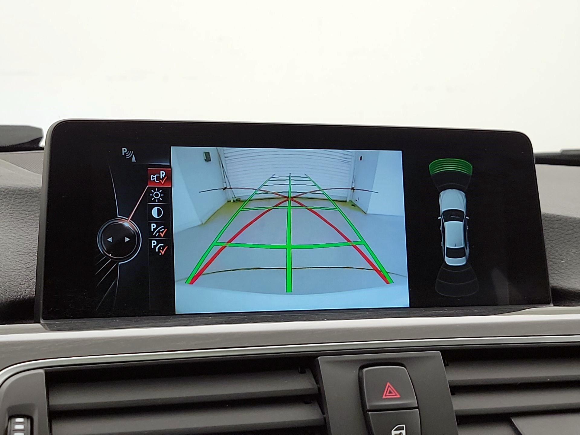 Thumbnail: 2016 BMW 3 Series - 15