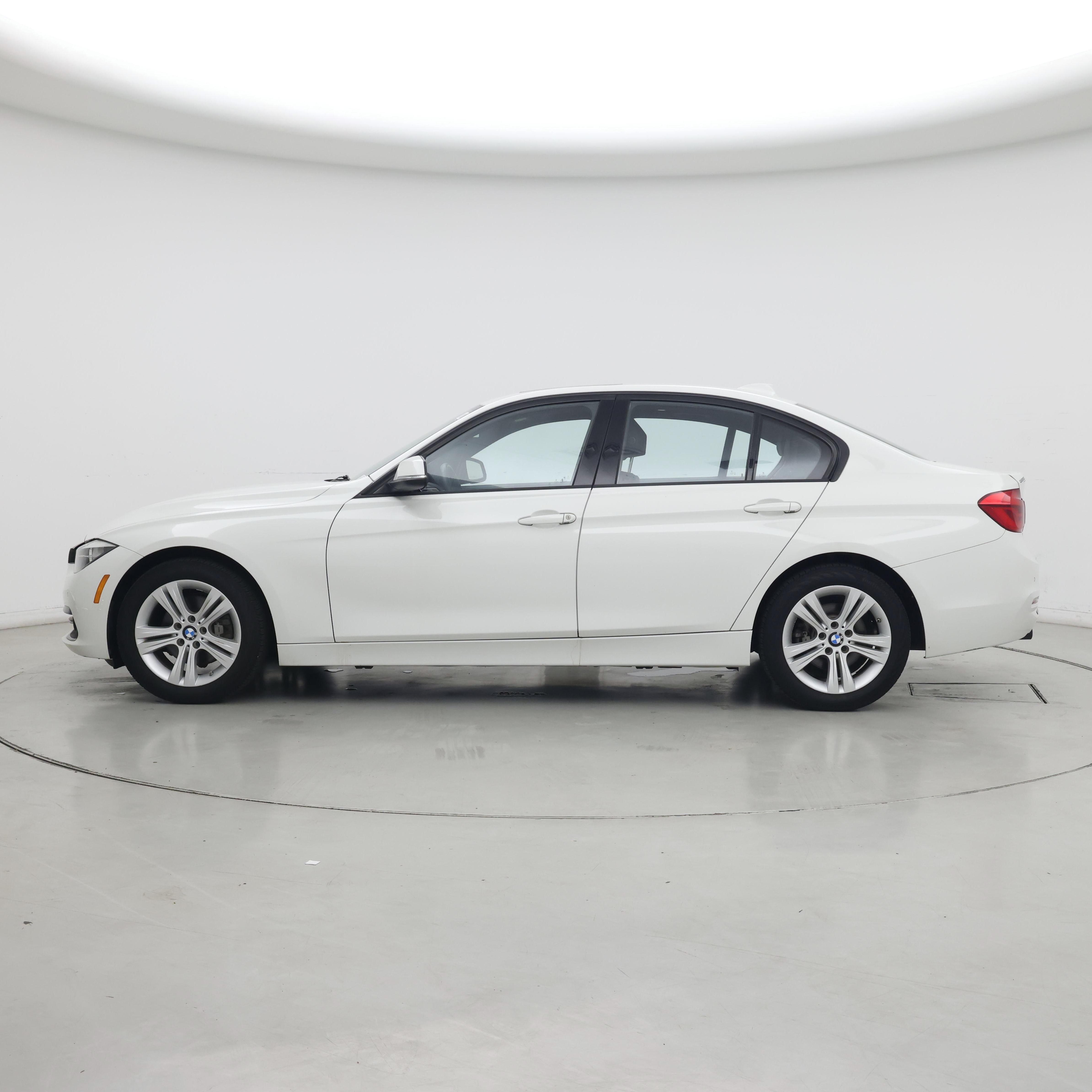 Thumbnail: 2016 BMW 3 Series - 3