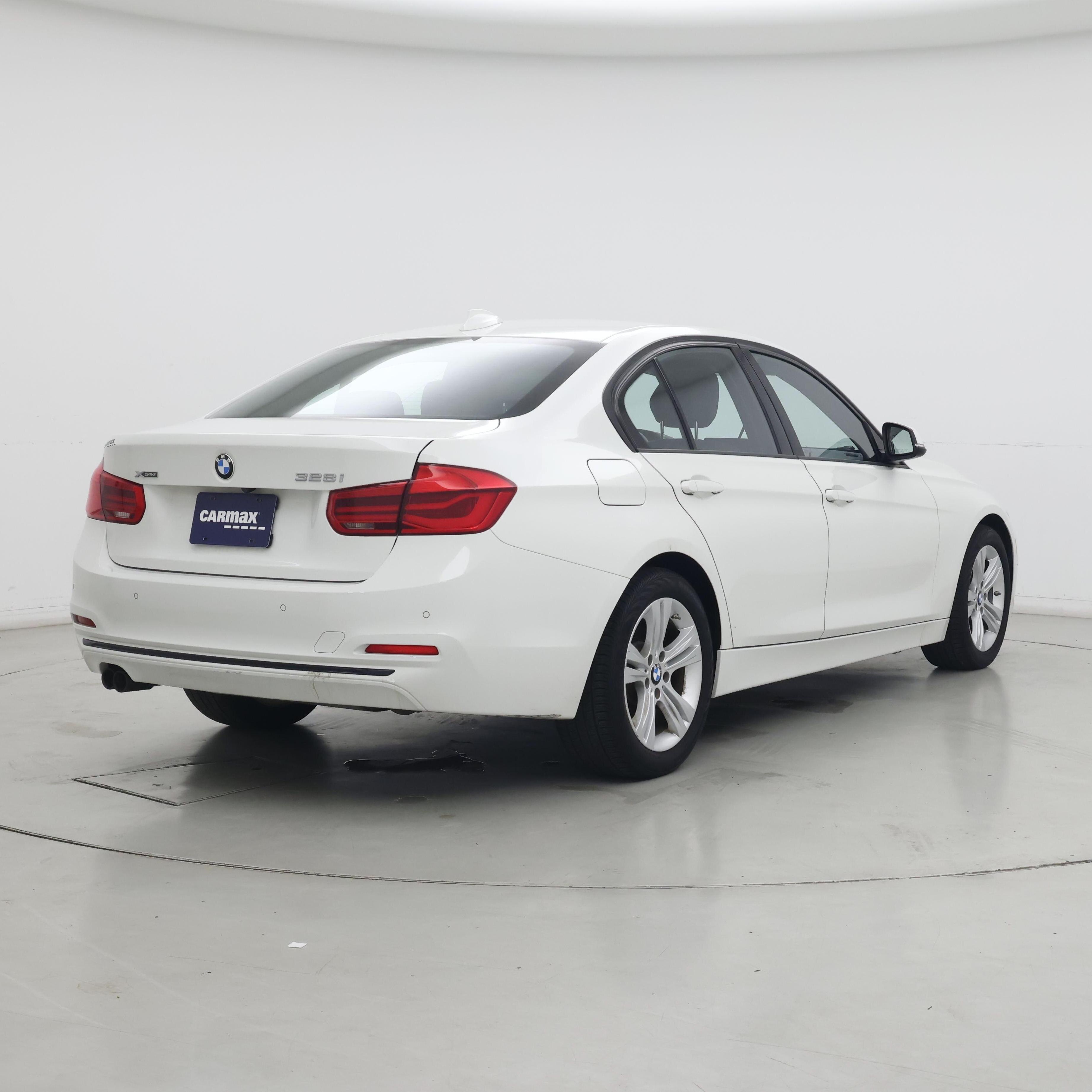 Thumbnail: 2016 BMW 3 Series - 8