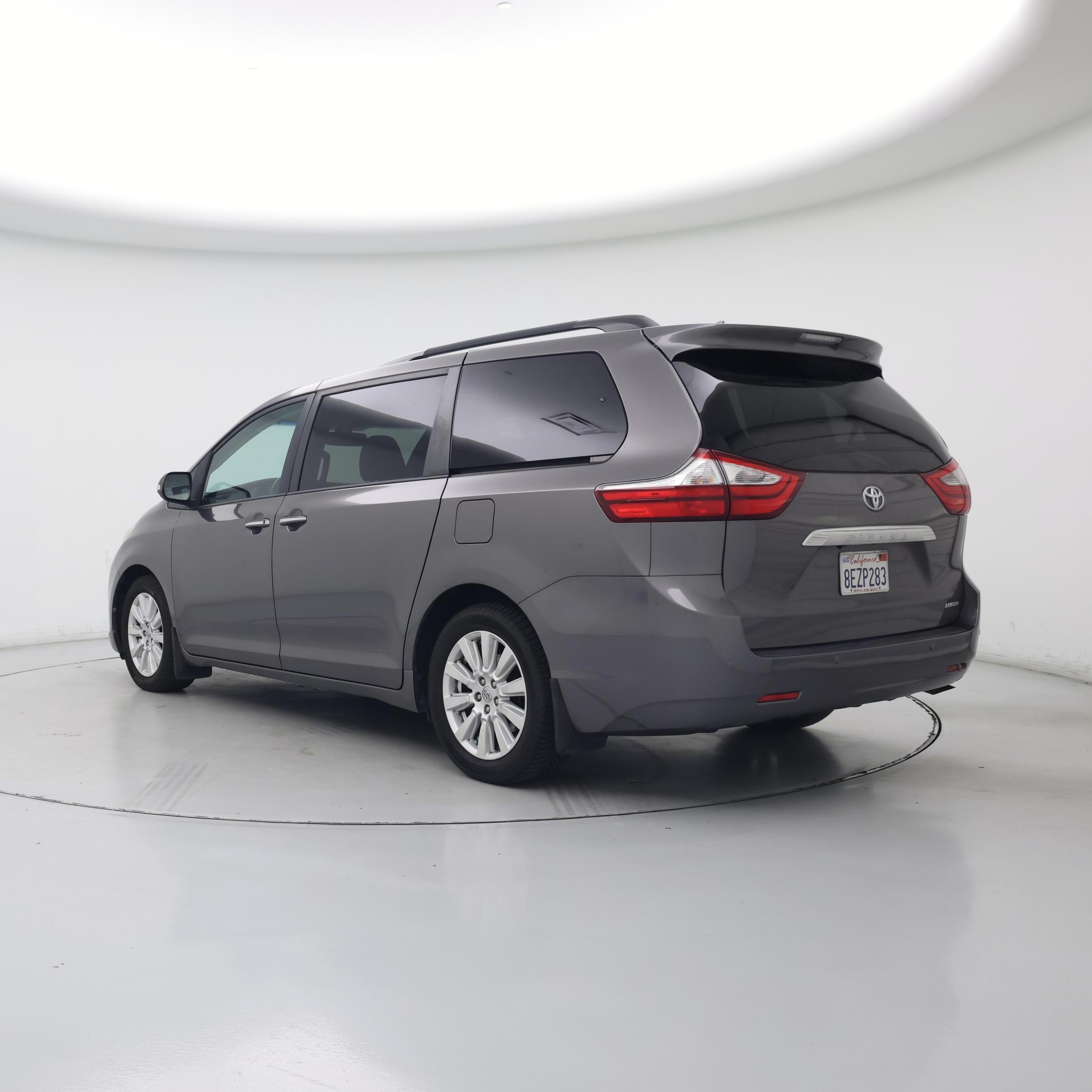 Thumbnail: 2017 Toyota Sienna - 2