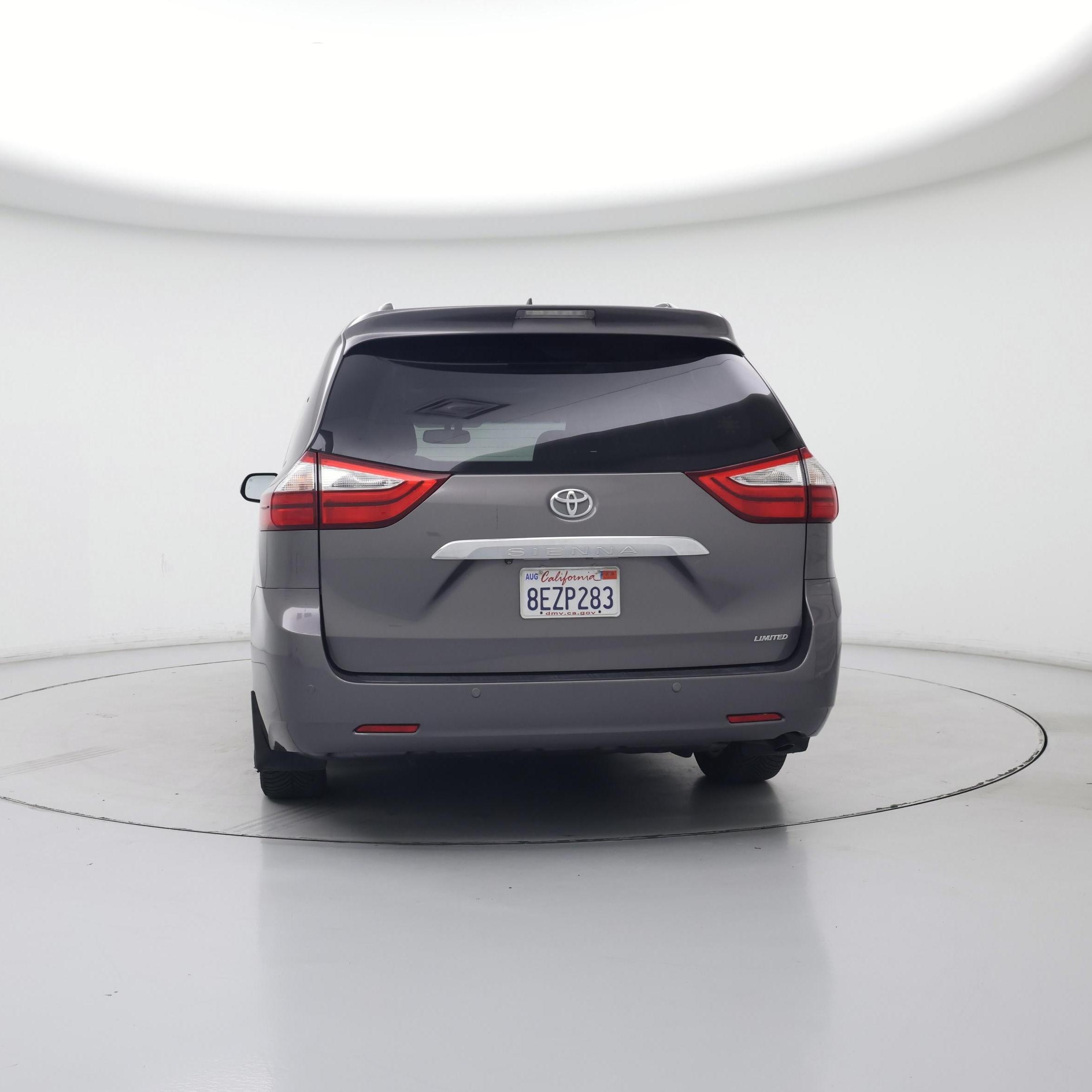 Thumbnail: 2017 Toyota Sienna - 6