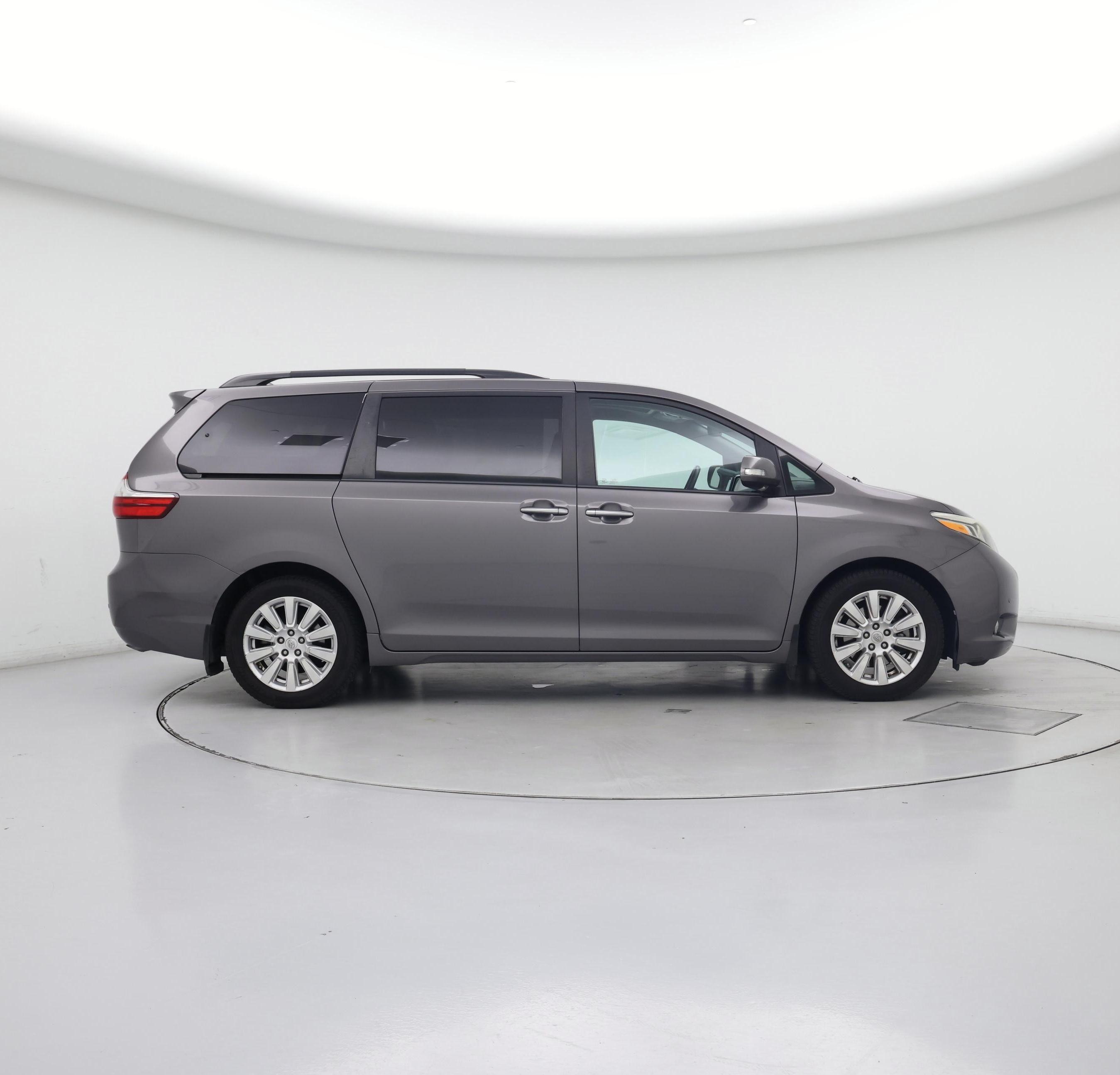 Thumbnail: 2017 Toyota Sienna - 7