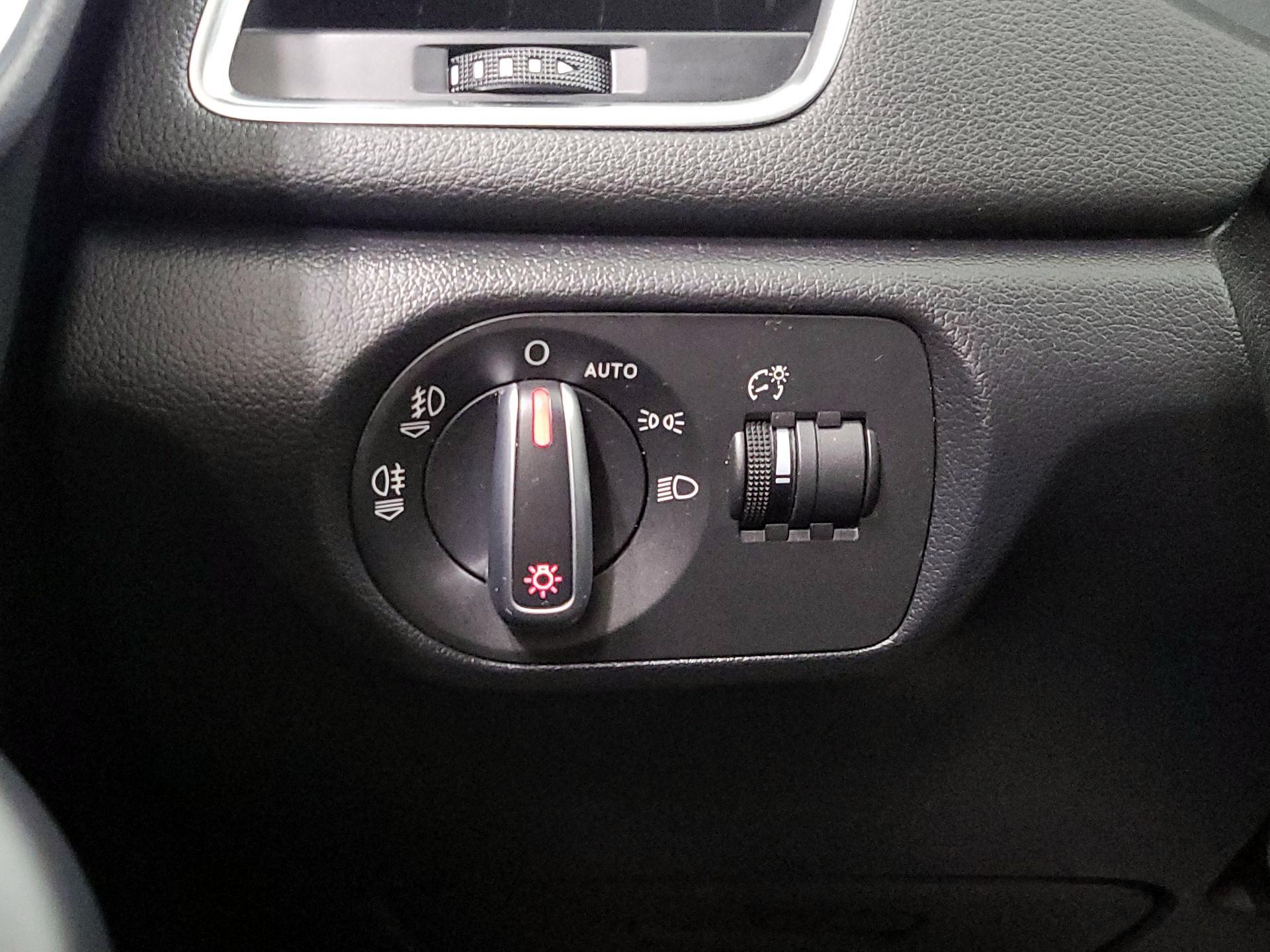 Thumbnail: 2015 Audi Q3 - 11