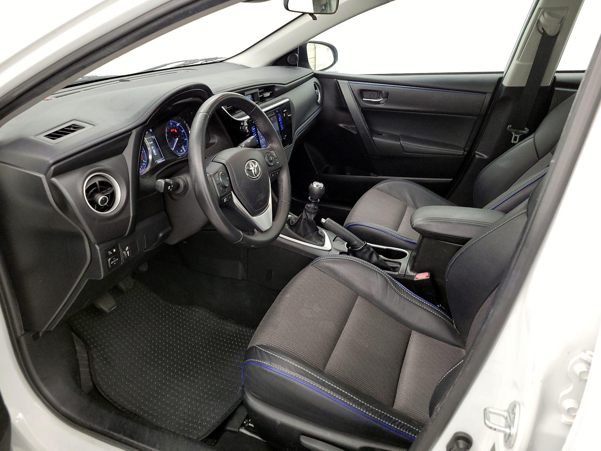 Thumbnail: 2017 Toyota Corolla - 9