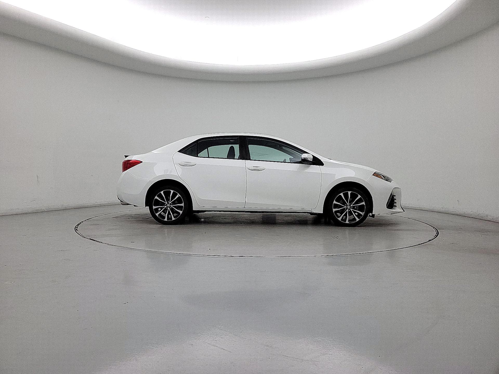 Thumbnail: 2017 Toyota Corolla - 4