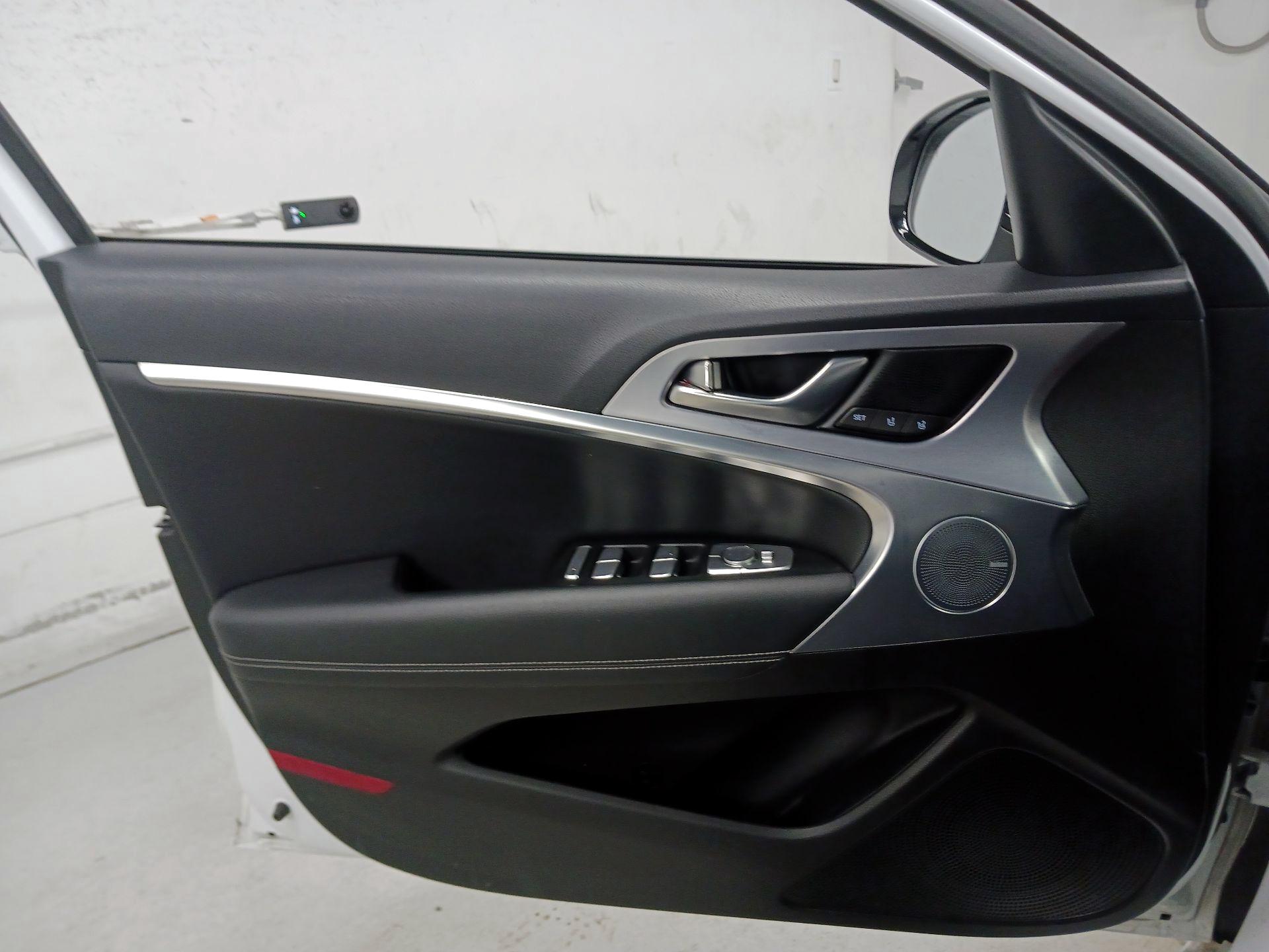 Thumbnail: 2021 Genesis G70 - 12