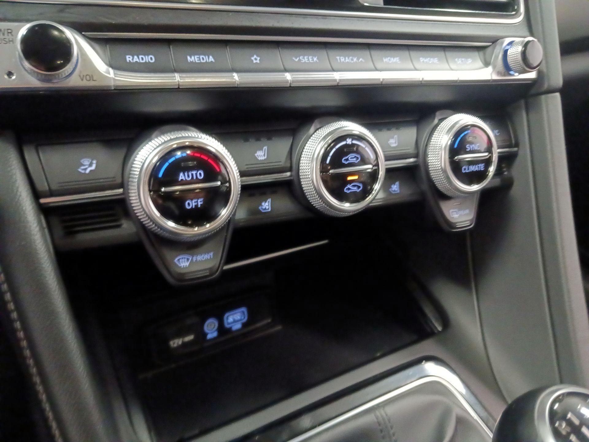 Thumbnail: 2021 Genesis G70 - 14