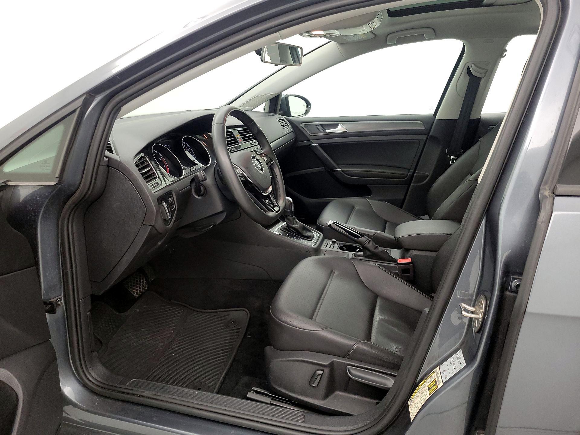 Thumbnail: 2020 Volkswagen Golf - 9