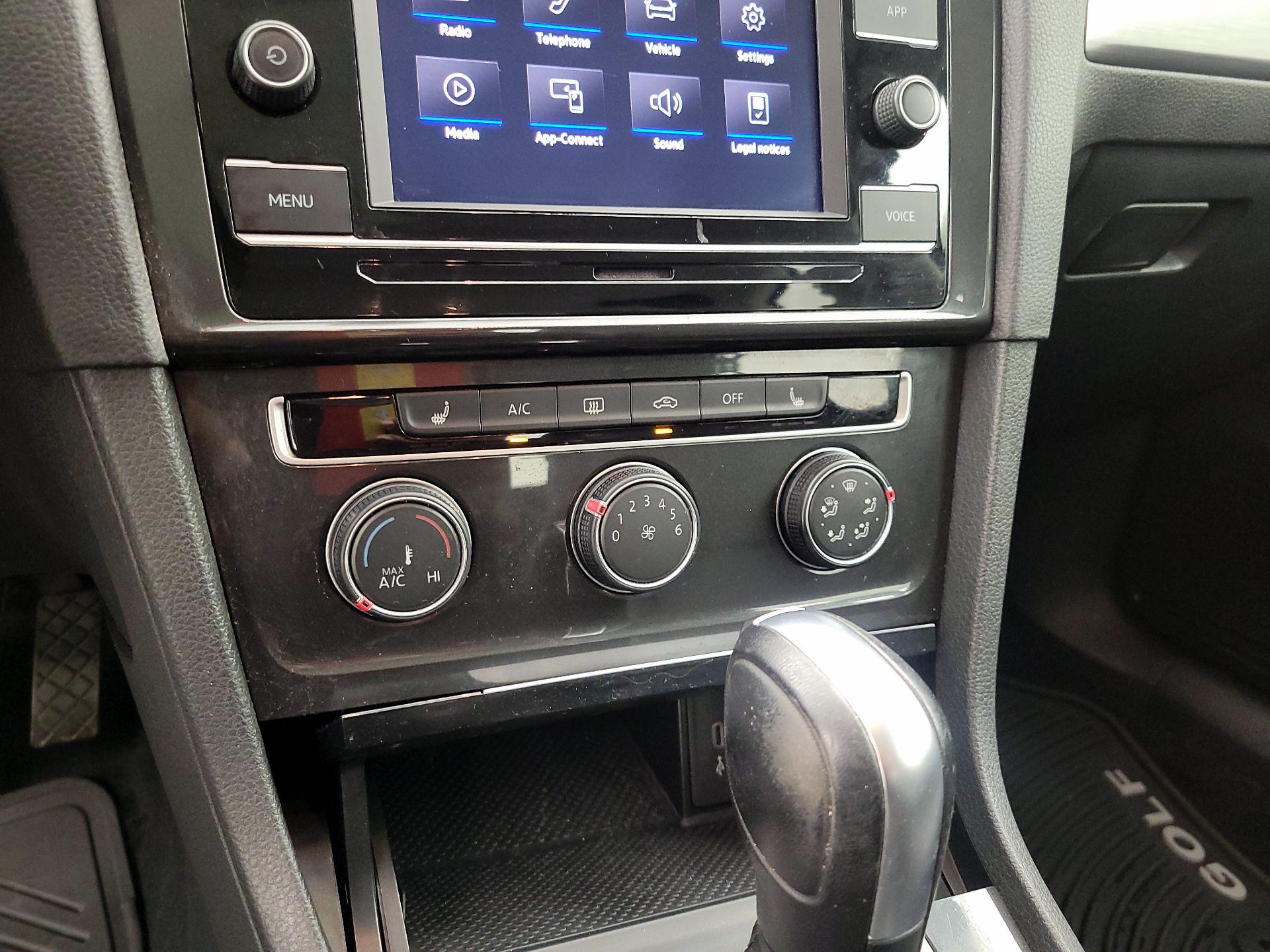 Thumbnail: 2020 Volkswagen Golf - 14