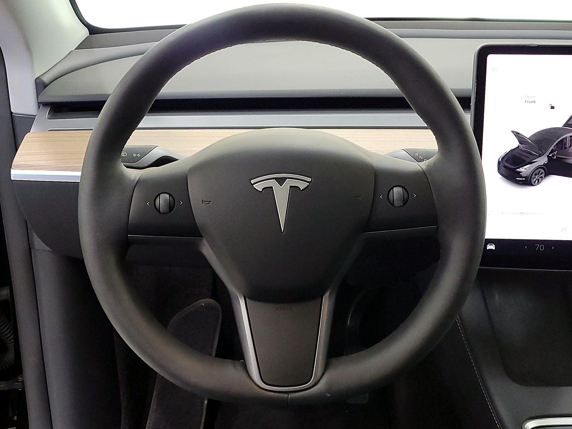 Thumbnail: 2025 Tesla Model Y - 10