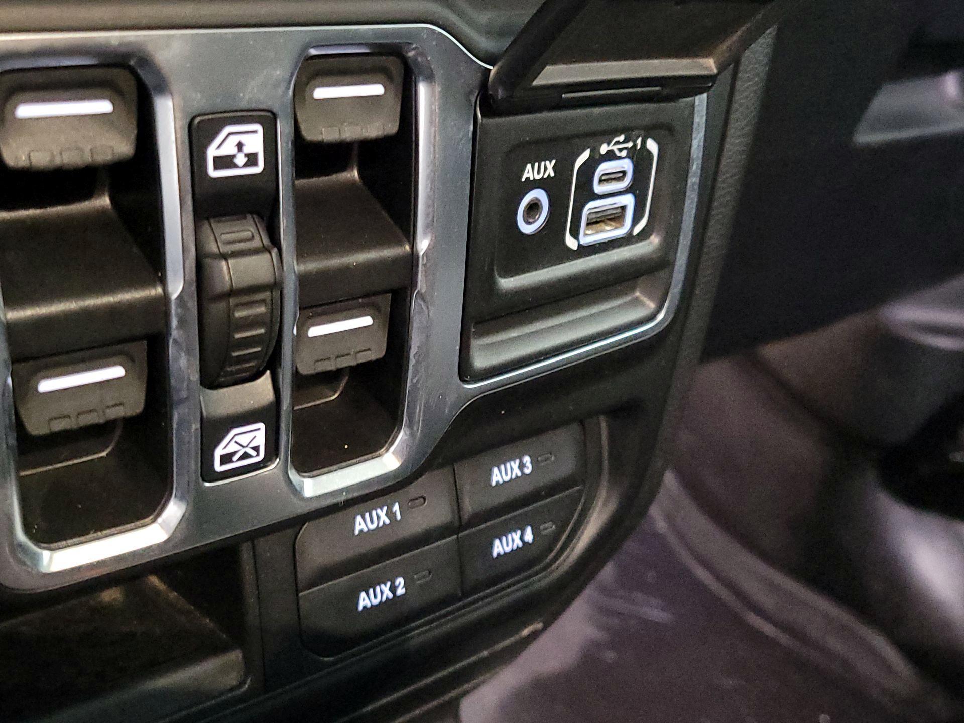 Thumbnail: 2023 Jeep Wrangler - 18