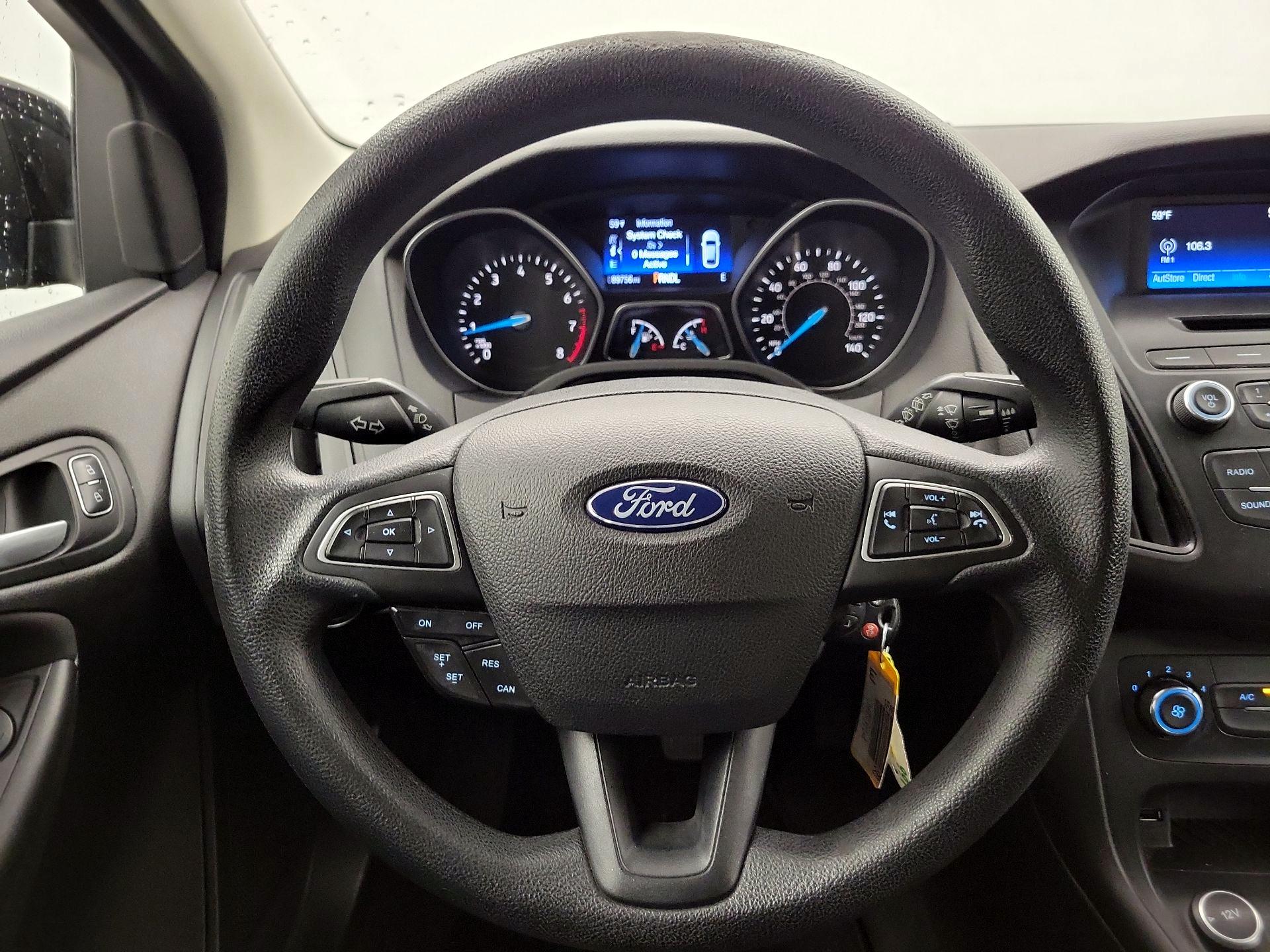 Thumbnail: 2015 Ford Focus - 10