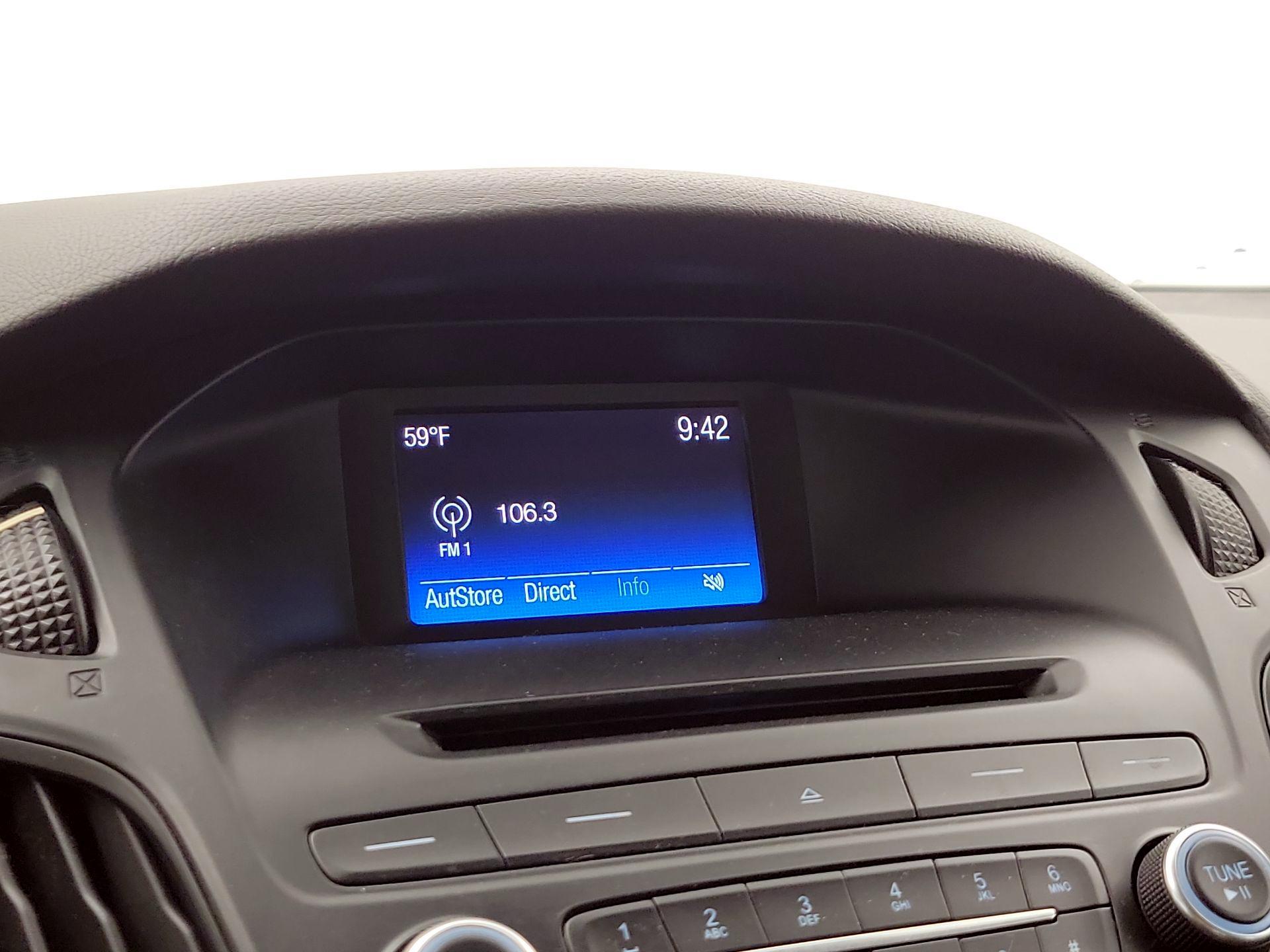 Thumbnail: 2015 Ford Focus - 15
