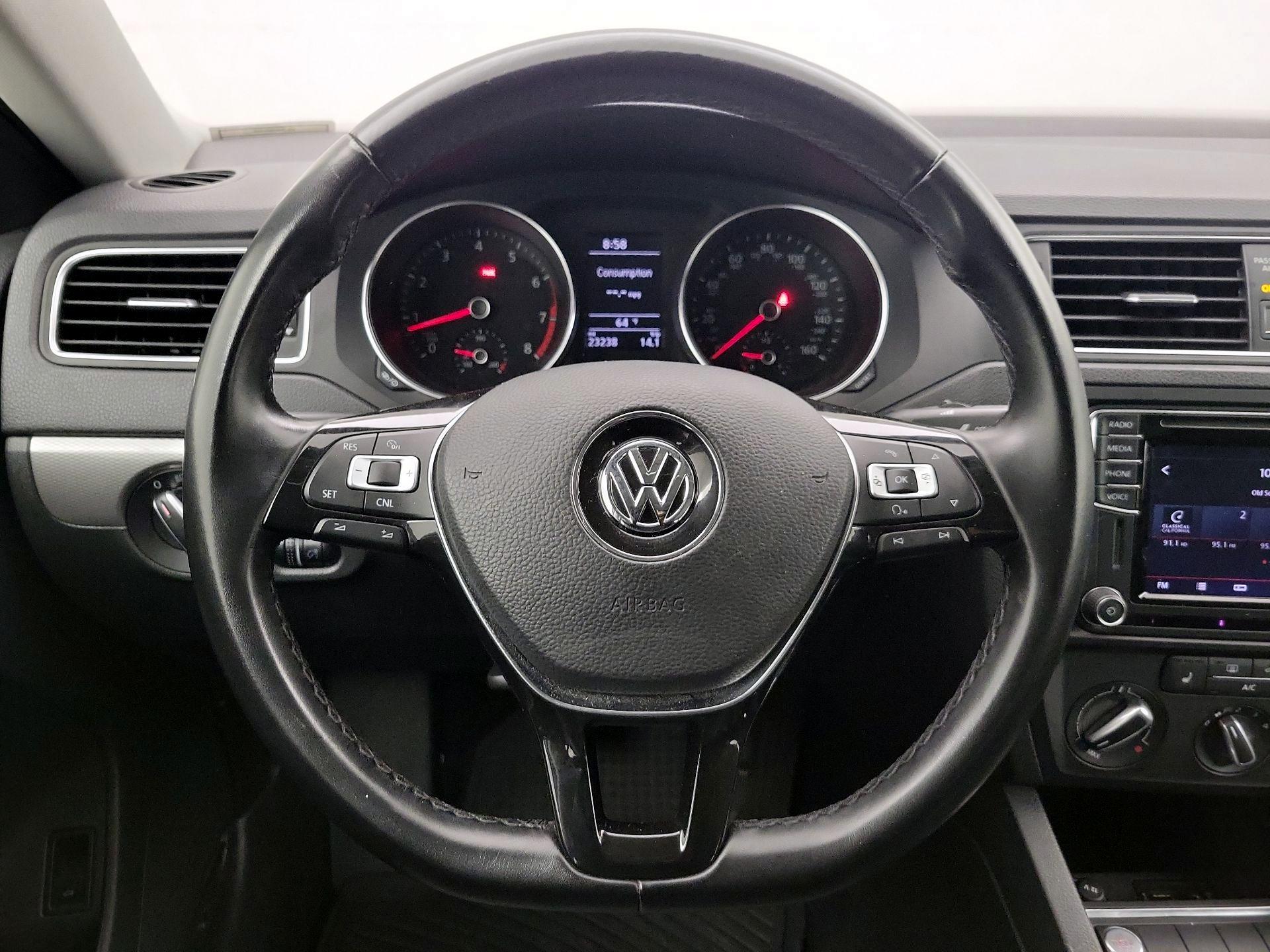 Thumbnail: 2018 Volkswagen Jetta - 10