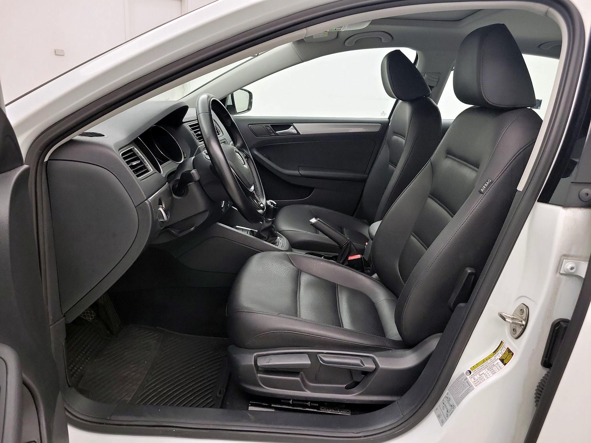 Thumbnail: 2018 Volkswagen Jetta - 11