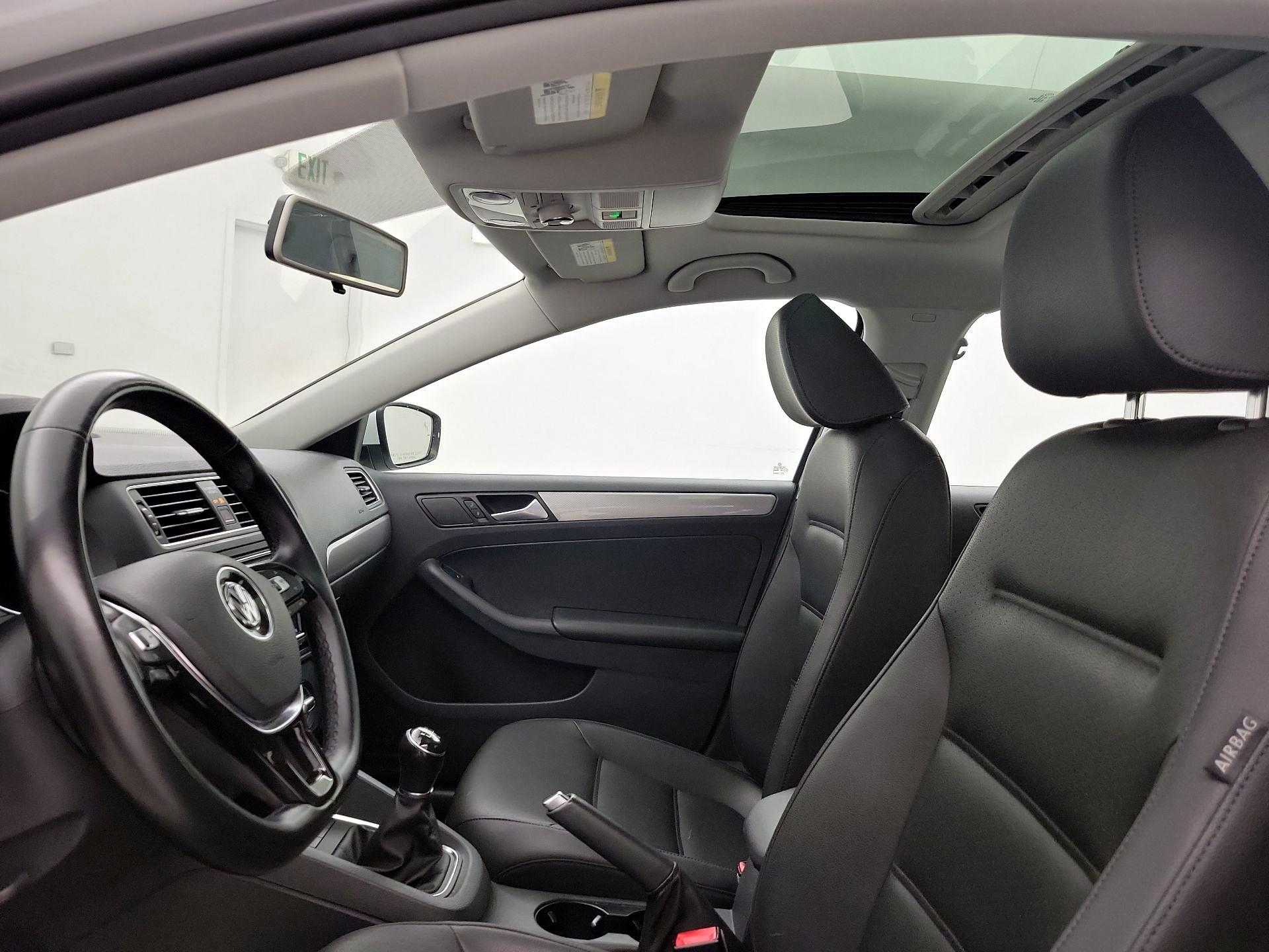 Thumbnail: 2018 Volkswagen Jetta - 19