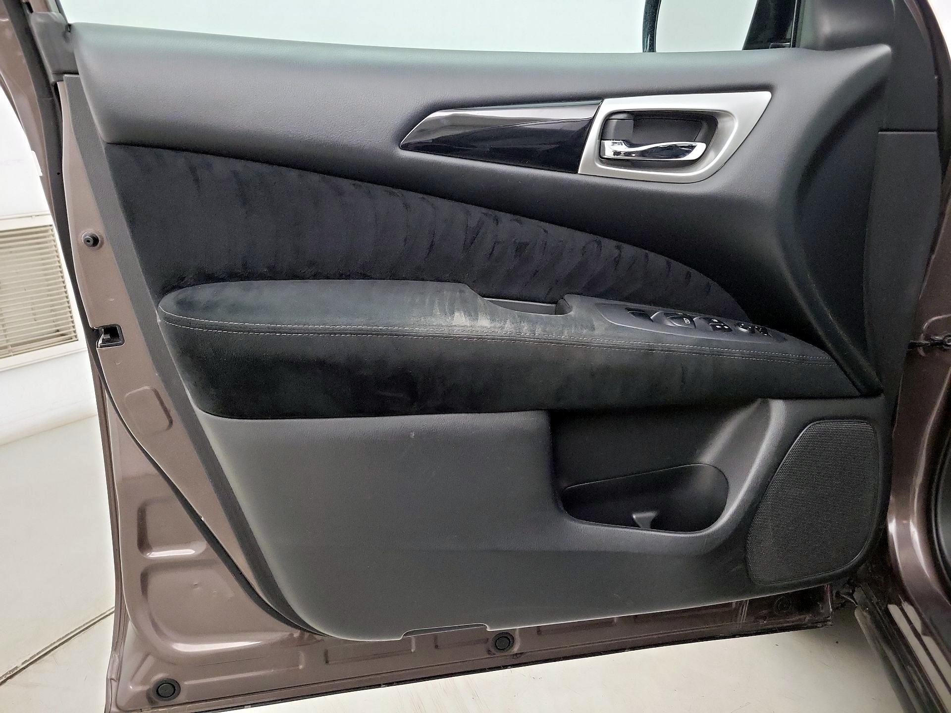 Thumbnail: 2016 Nissan Pathfinder - 12