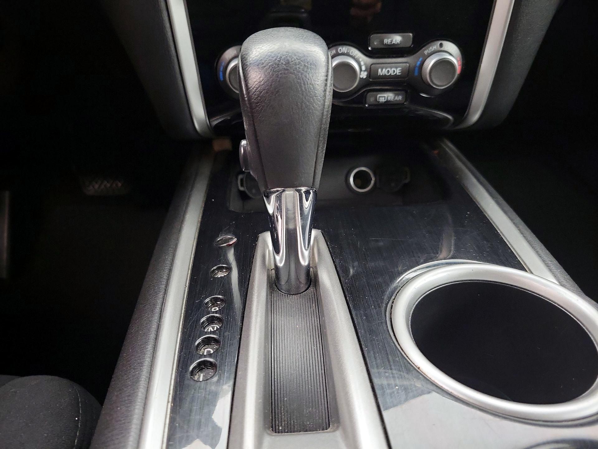 Thumbnail: 2016 Nissan Pathfinder - 17