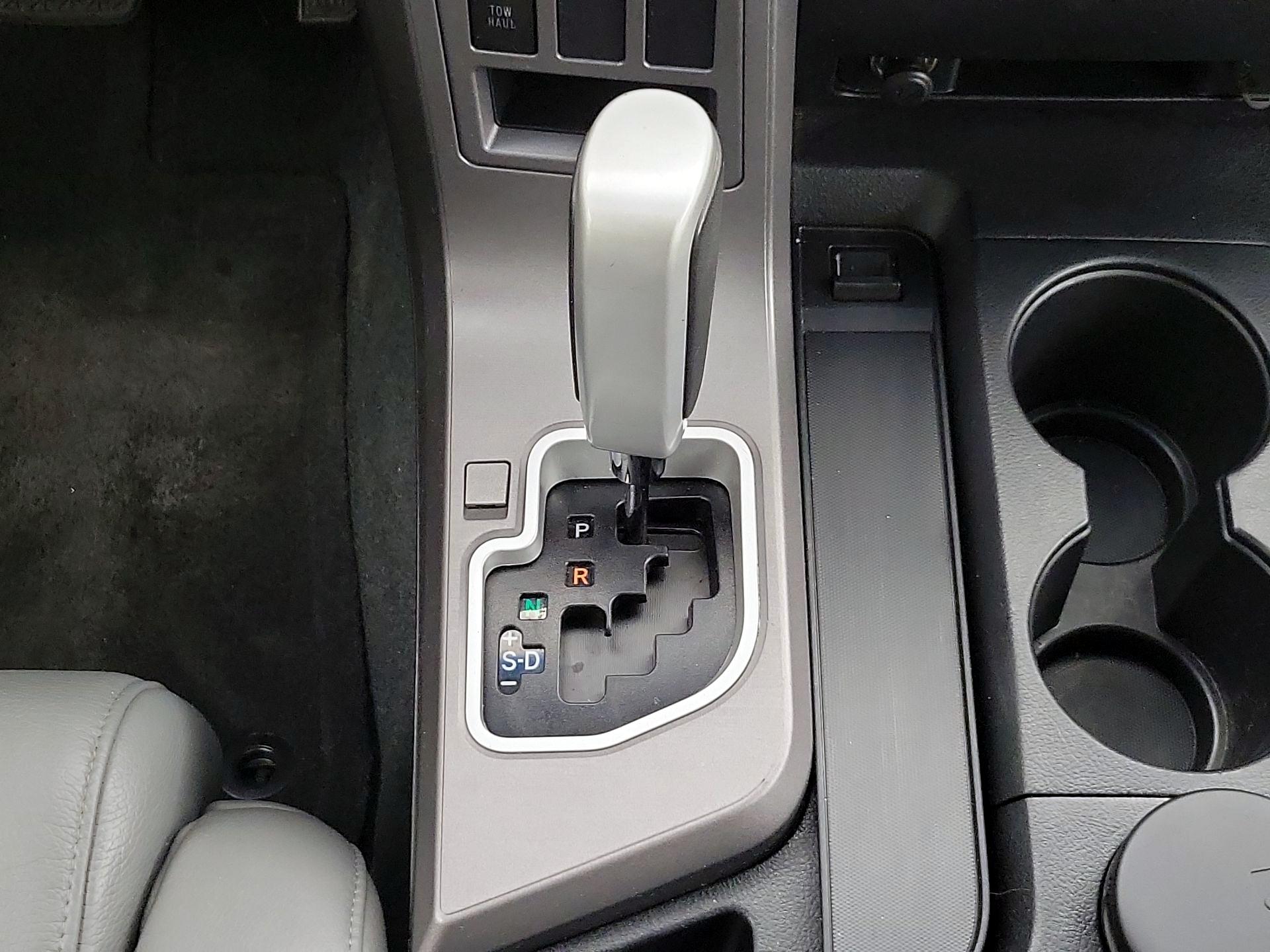 Thumbnail: 2014 Toyota Sequoia - 18