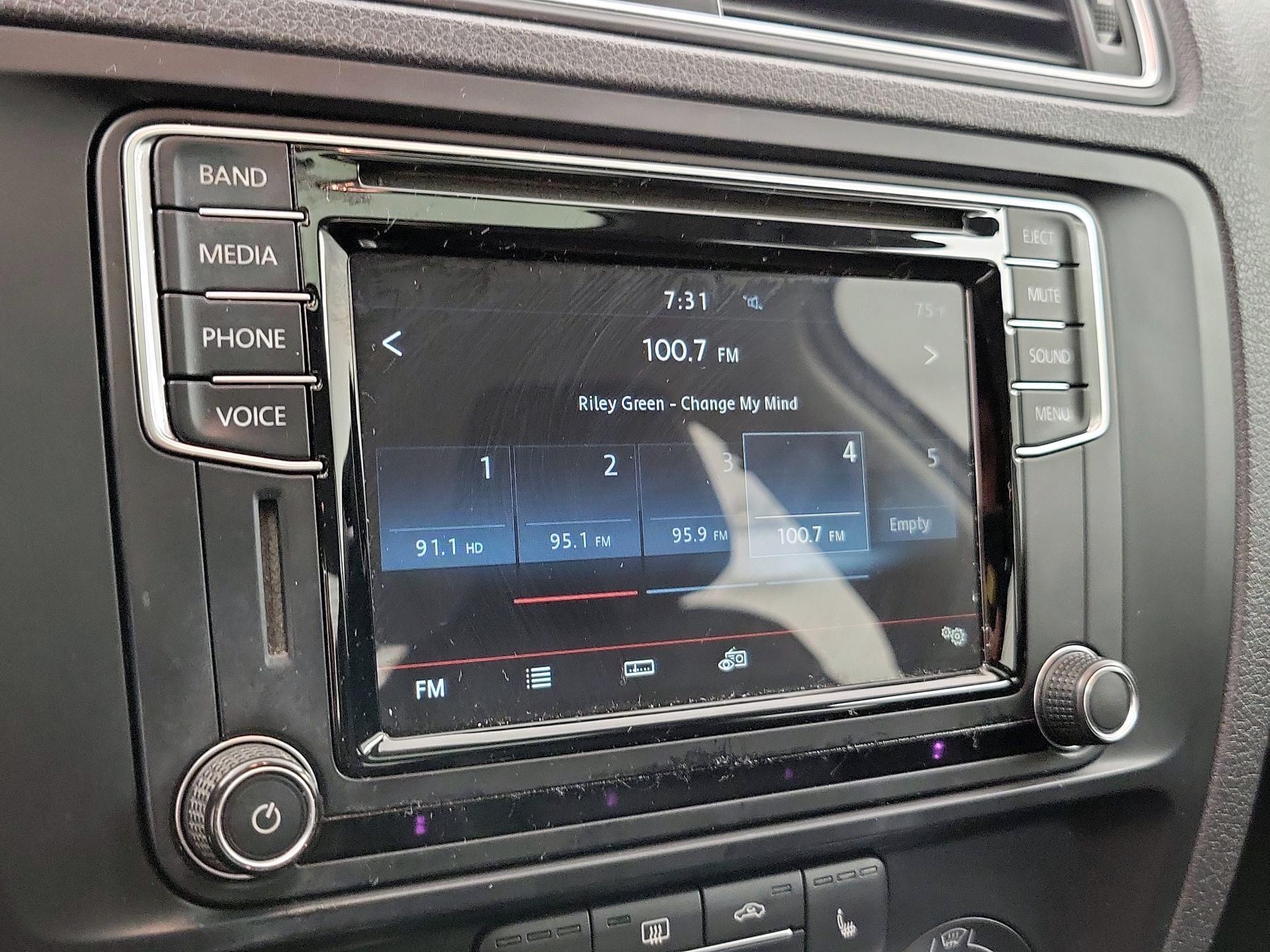 Thumbnail: 2017 Volkswagen Jetta - 15