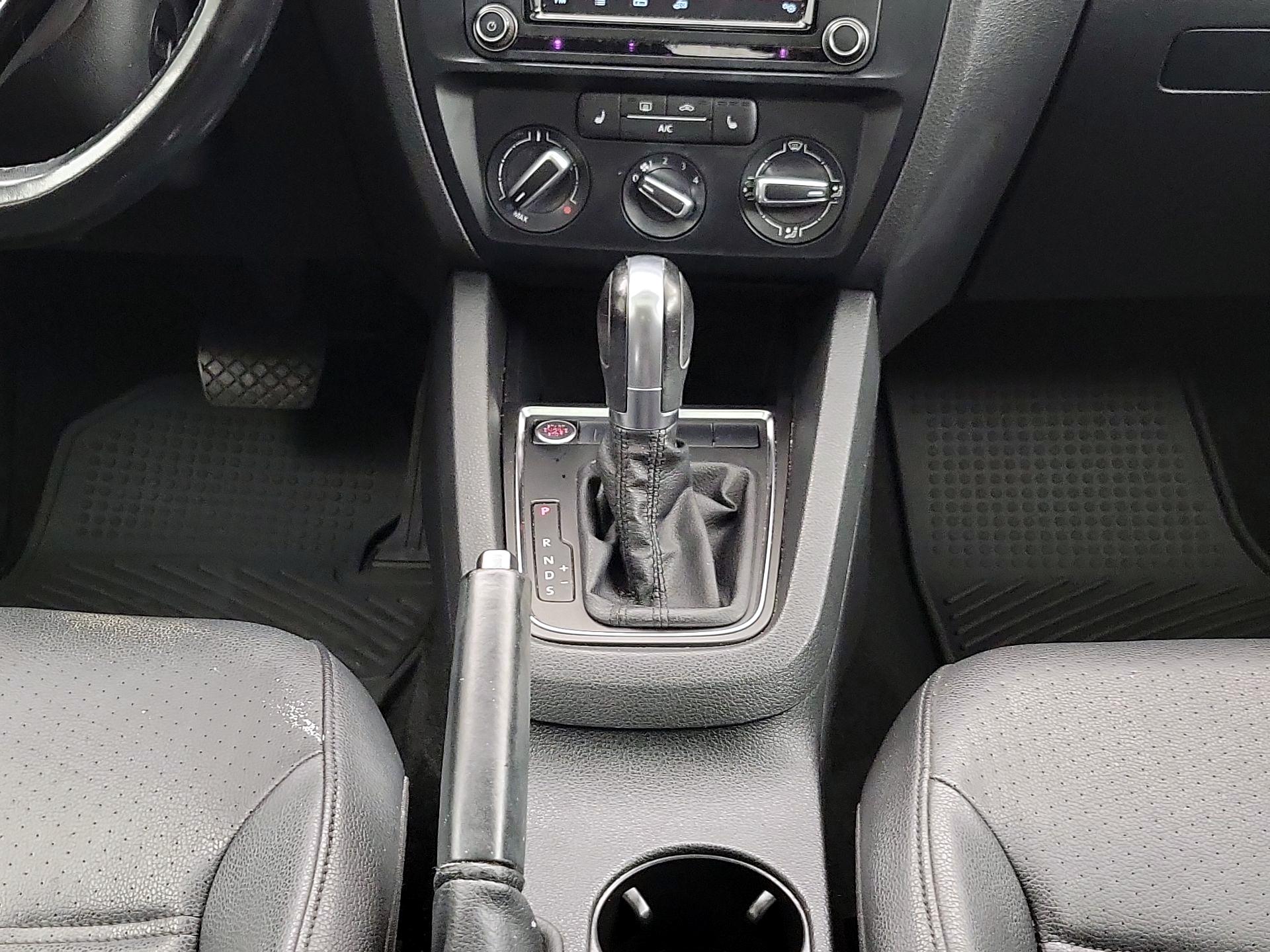 Thumbnail: 2017 Volkswagen Jetta - 17