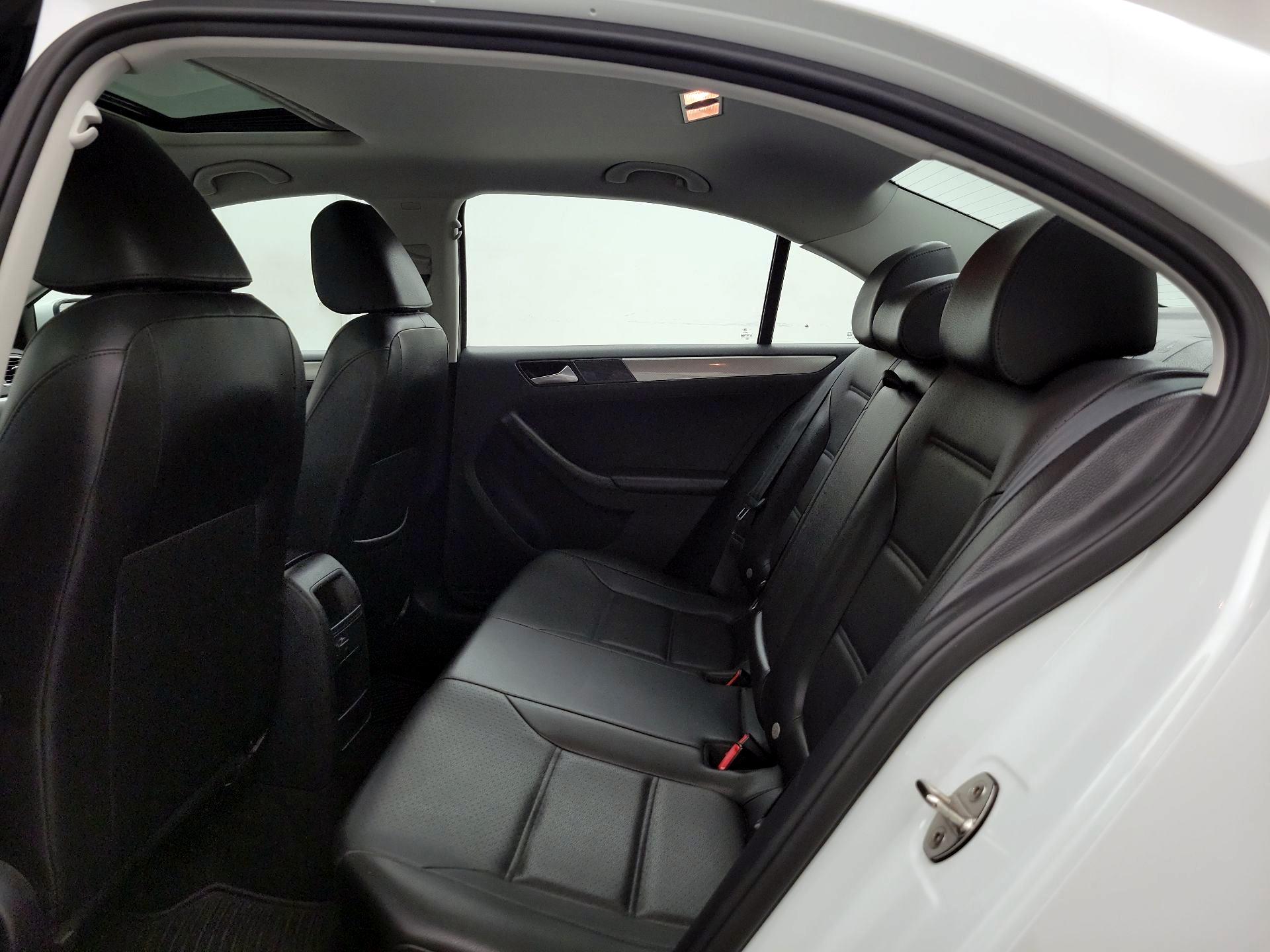 Thumbnail: 2017 Volkswagen Jetta - 20