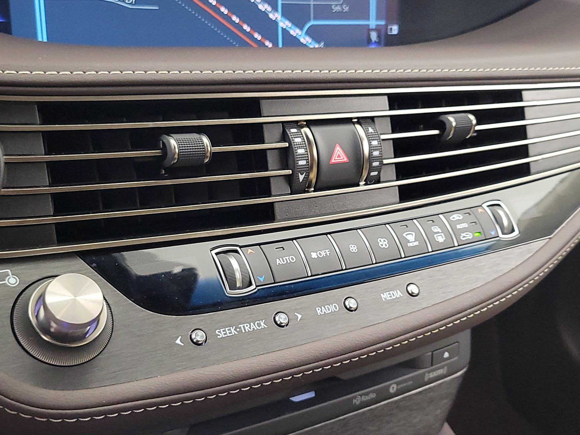 Thumbnail: 2019 Lexus LS - 17