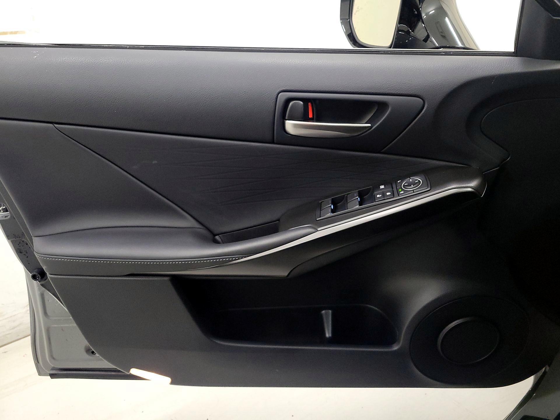 Thumbnail: 2024 Lexus IS - 10