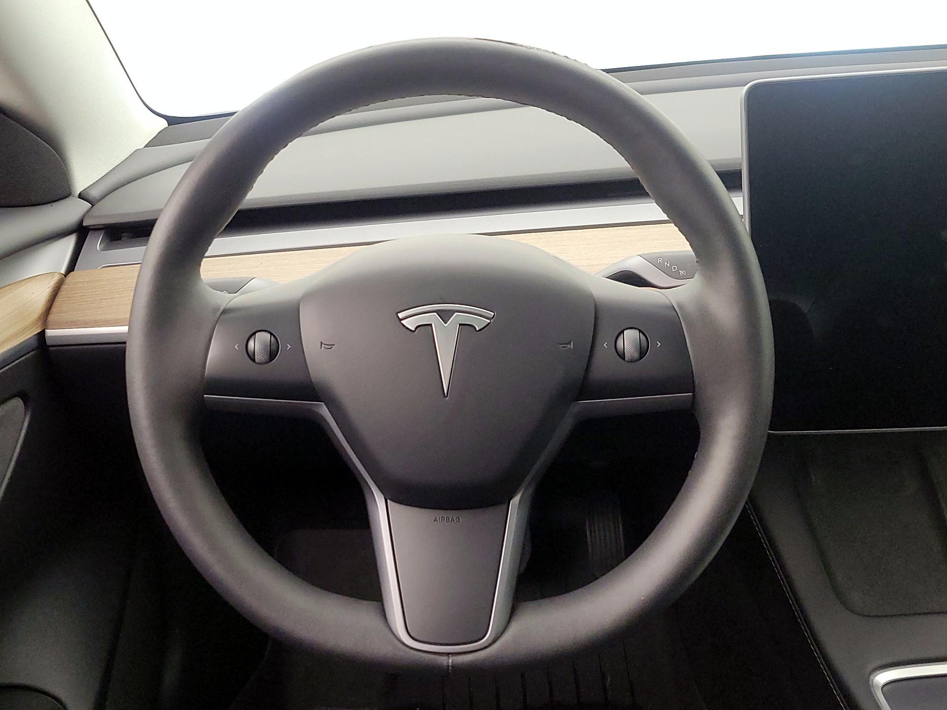 Thumbnail: 2023 Tesla Model 3 - 10