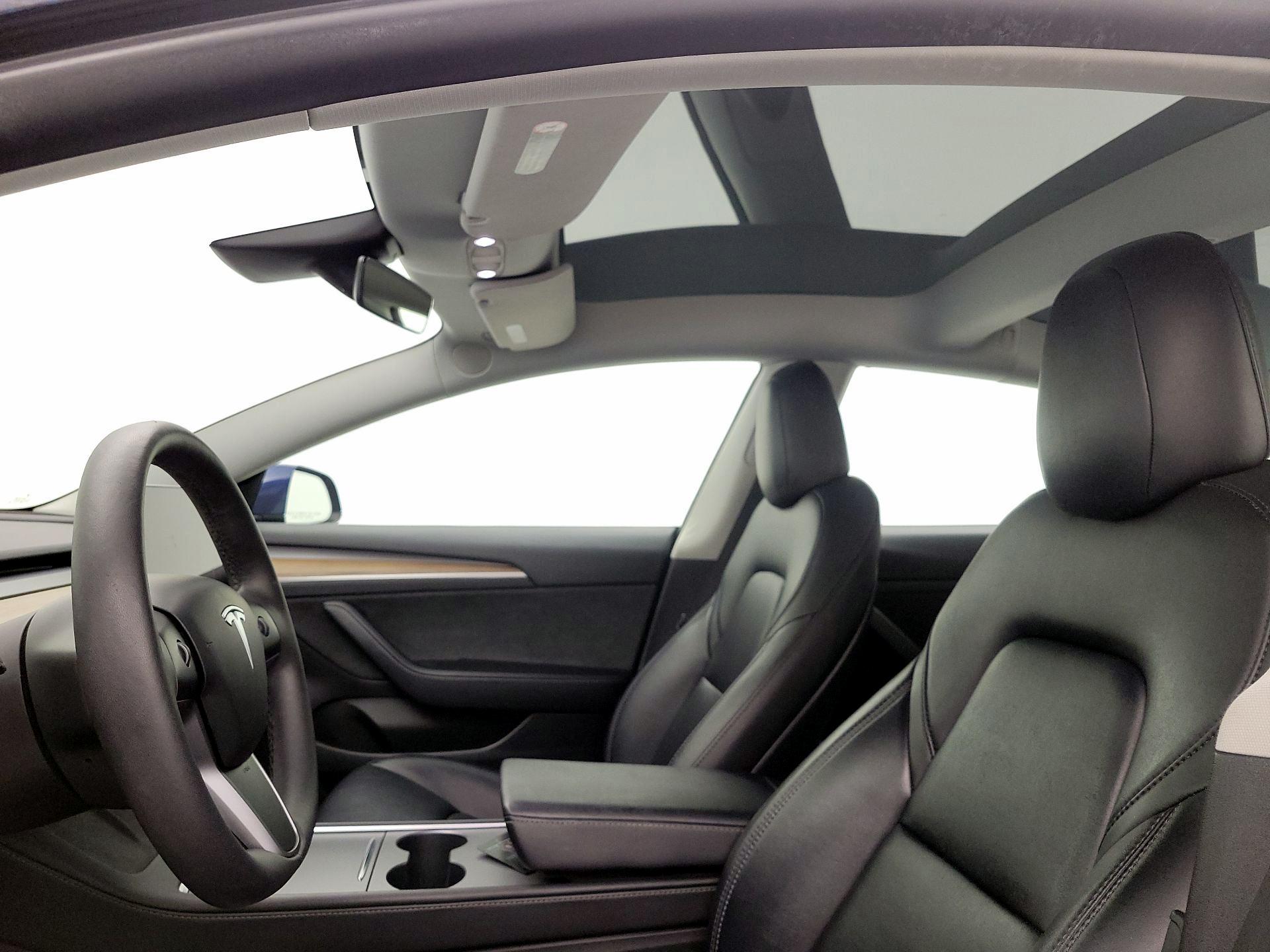 Thumbnail: 2023 Tesla Model 3 - 18