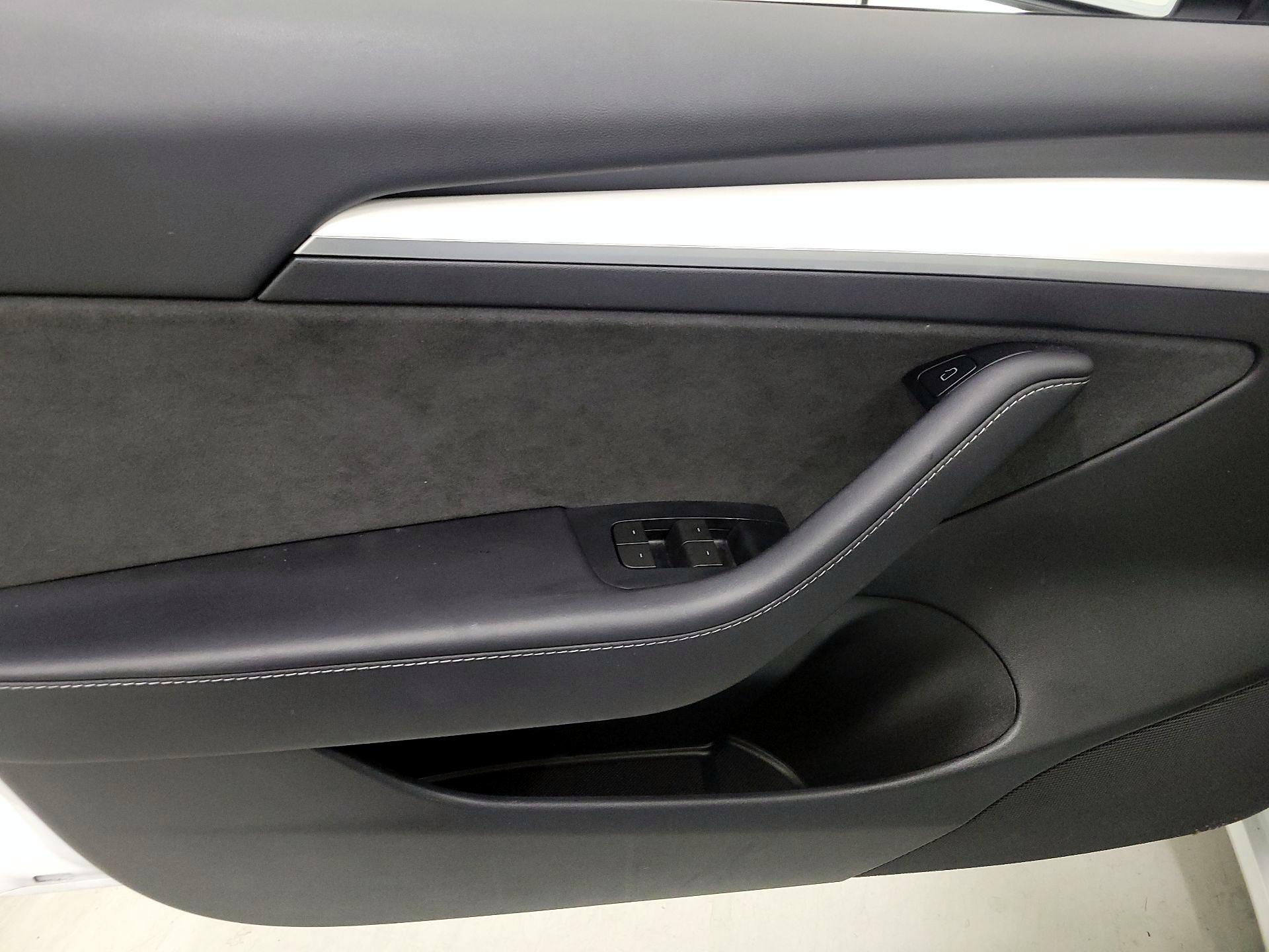 Thumbnail: 2023 Tesla Model 3 - 12