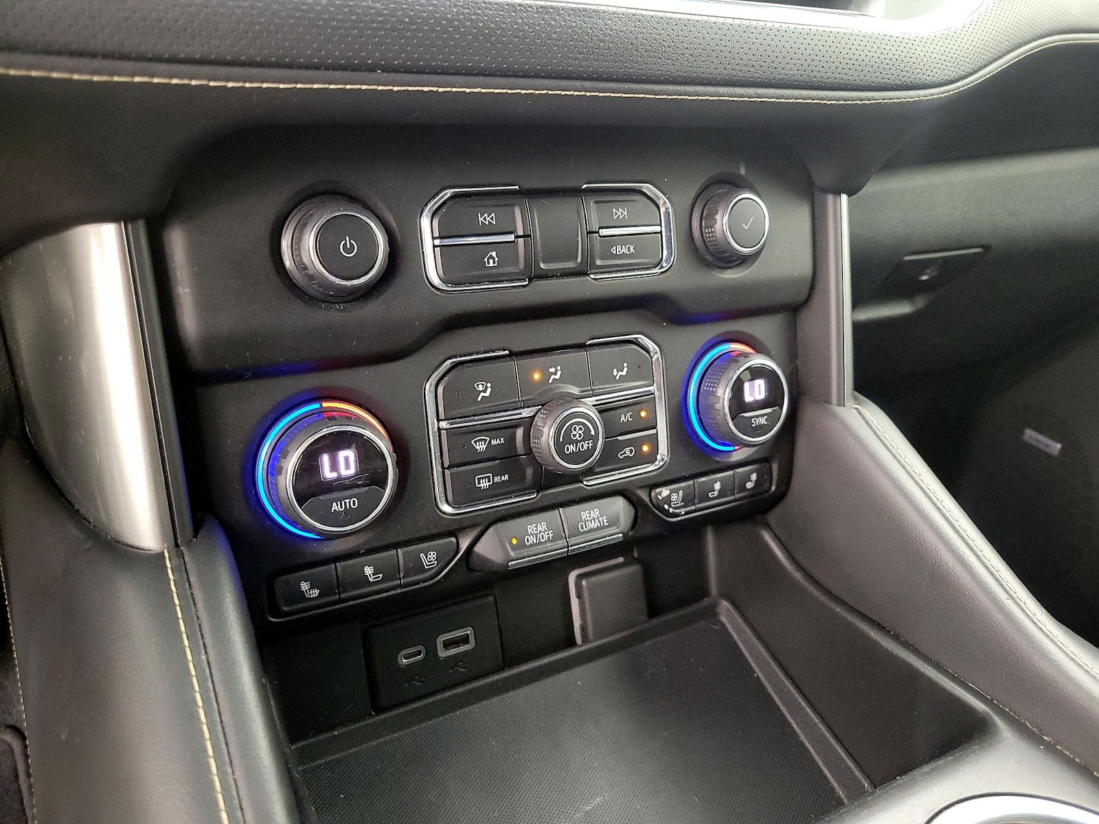 2021 Chevrolet Tahoe Premier - Photo 17